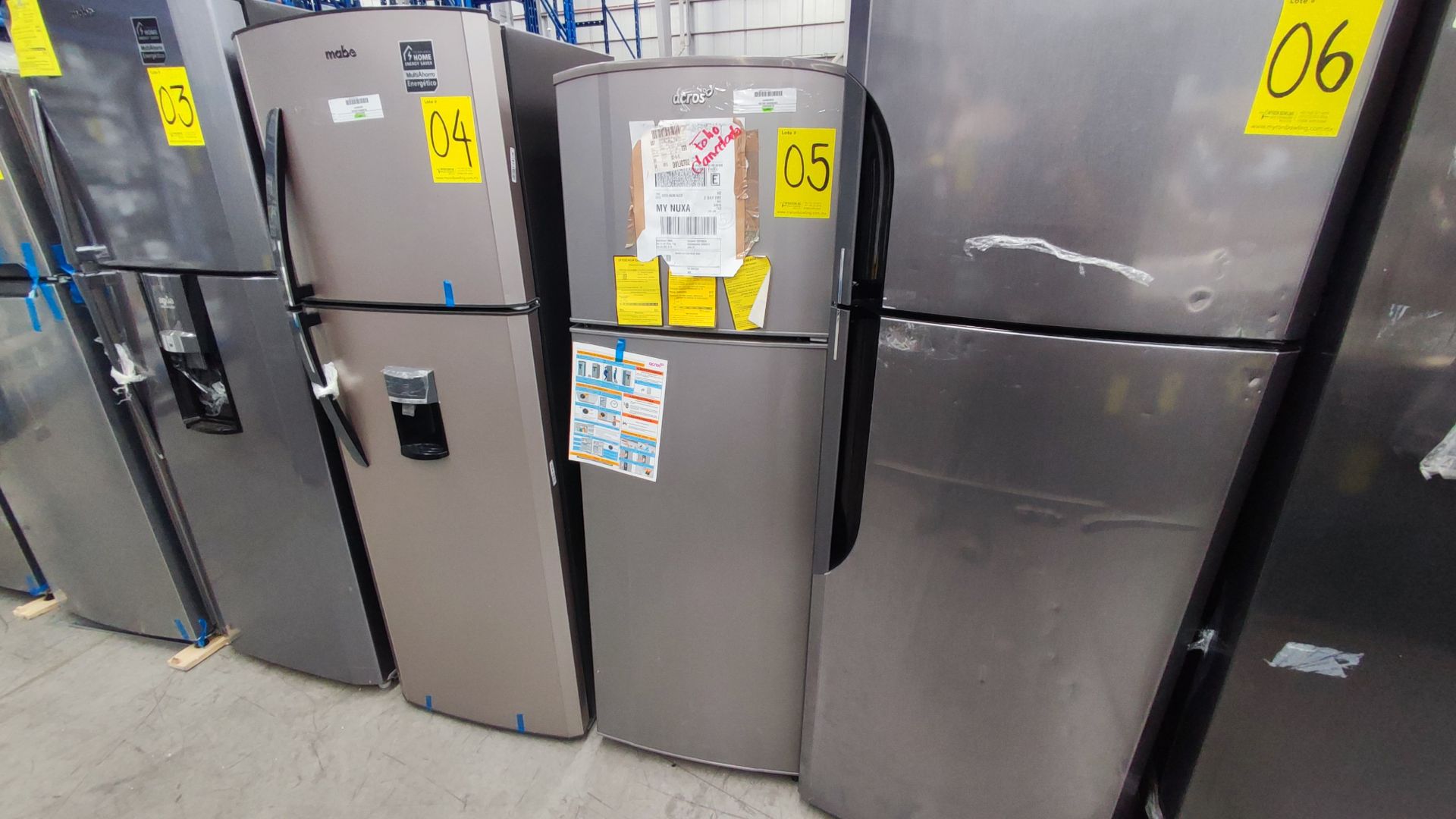 1 Refrigerador Marca Whirlpool, Modelo AT9007G03, Serie 1333816, Color Gris Detalles Estéticos. Fav - Image 2 of 12