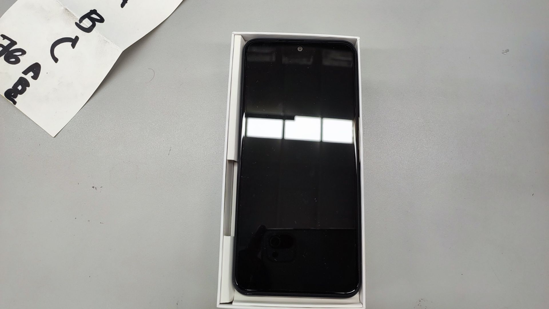 Lote Conformado por 1 Teléfono Celular Marca Xiaomi Modelo Redmi Note 10 Color Gris 6 Gb en Ram y 1 - Image 5 of 8