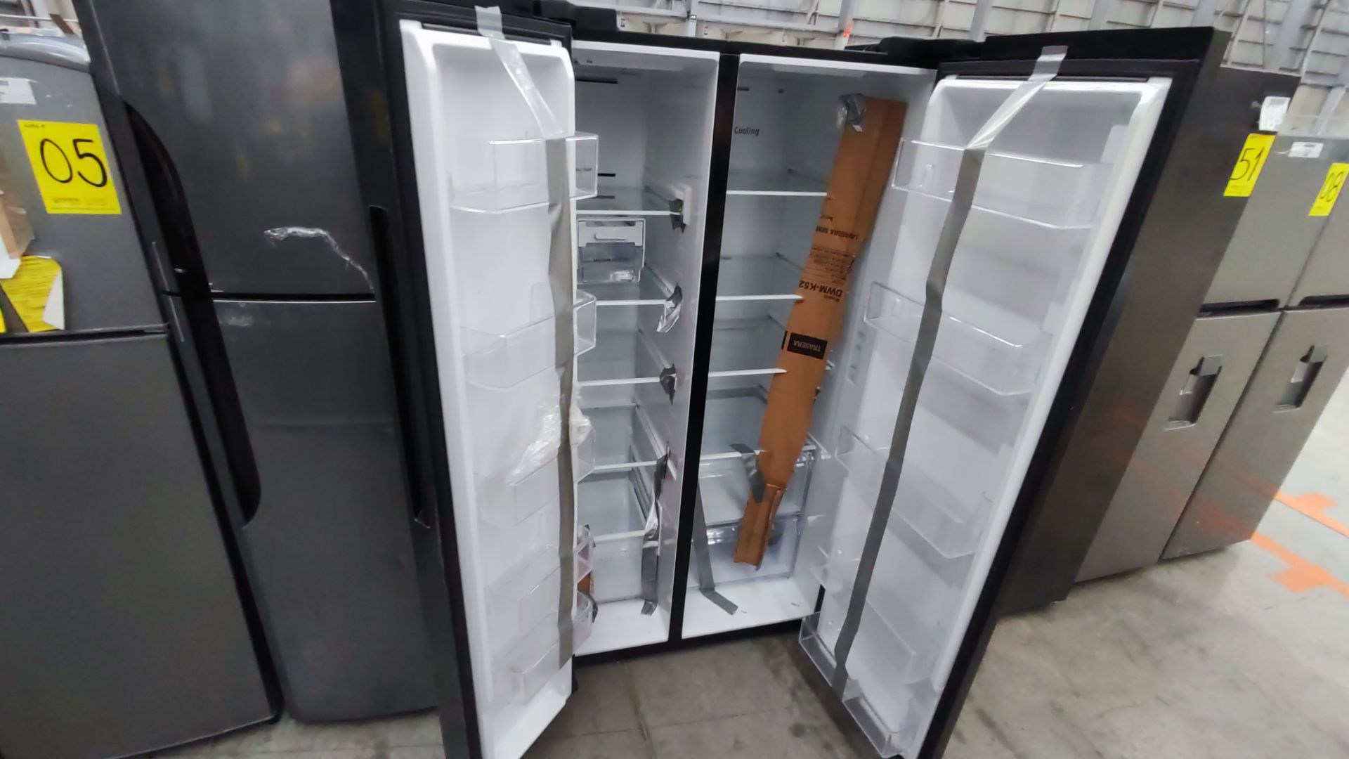 1 Refrigerador Marca Samsung, Modelo RS28T5B00B1, Serie 0B2V4BBT300506M, Color Gris Detalles Estéti - Image 9 of 11