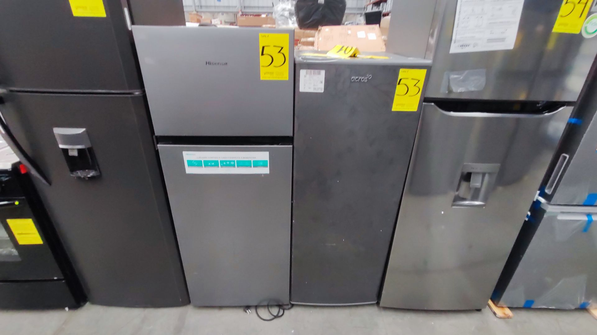 Lote de 2 Refrigeradores, Contiene; 1 Refrigerador Marca Hisense, Modelo BCYNY, Serie 1B0205Z0080JB - Image 6 of 11