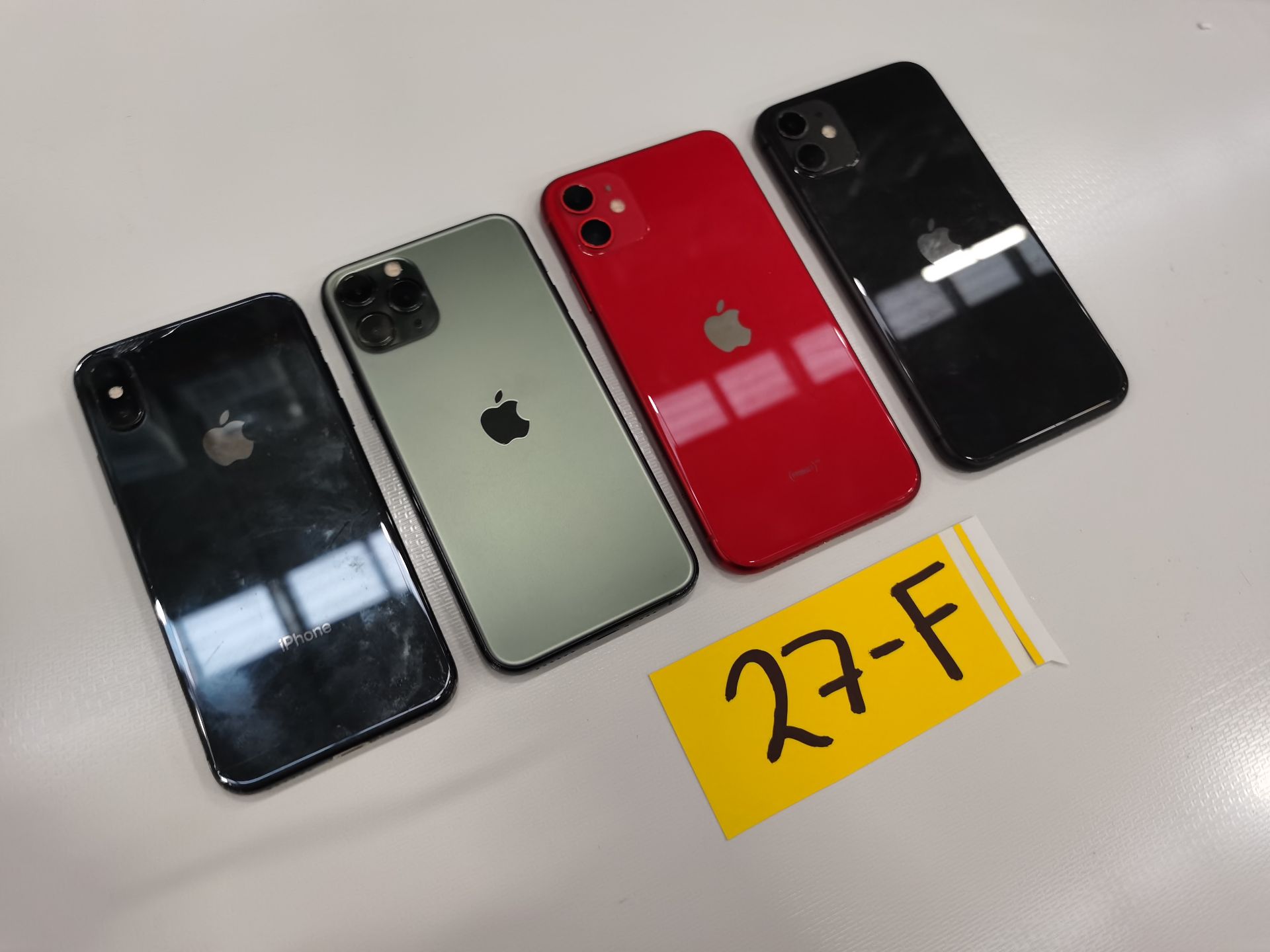 Lote de 4 Equipos Apple: 3 Iphone 11 de 64GB y 1 Iphone X de 256GB - Image 10 of 13