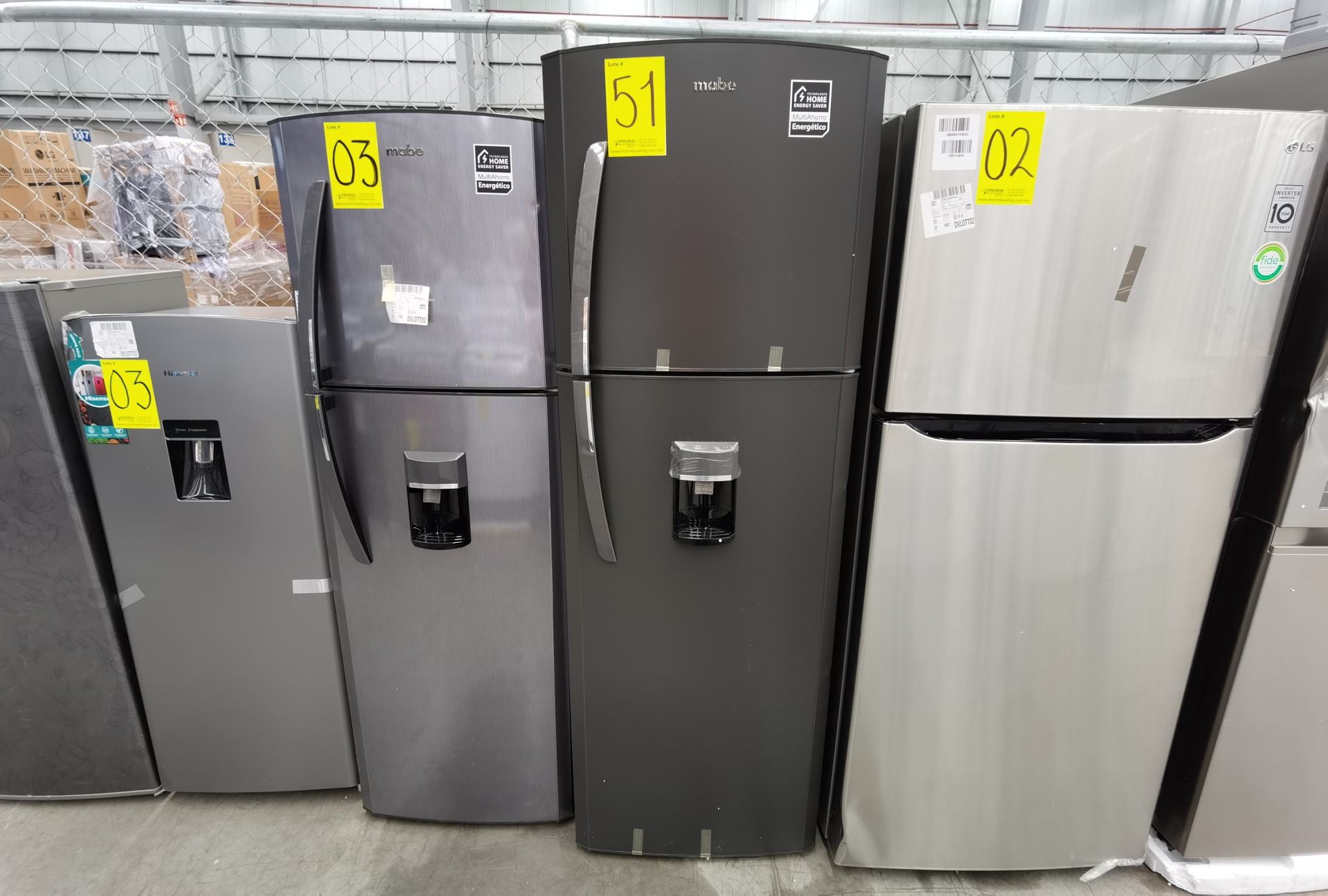 1 Refrigerador Marca Mabe, Modelo RMA300FJMR, Serie 2206B715895, Color Gris