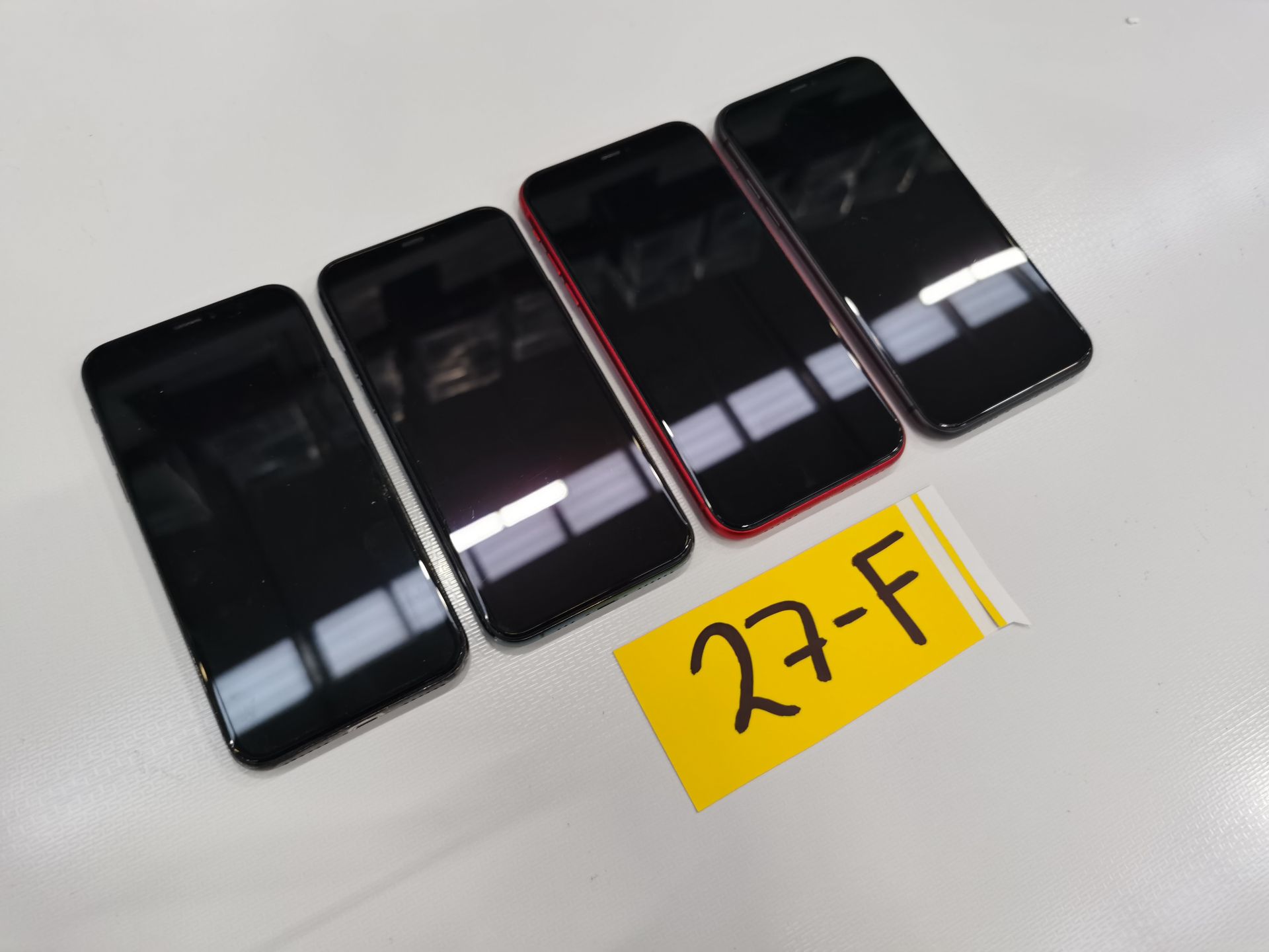 Lote de 4 Equipos Apple: 3 Iphone 11 de 64GB y 1 Iphone X de 256GB - Image 3 of 13