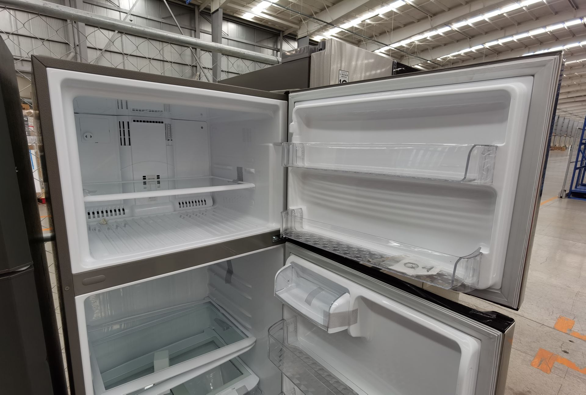 1 Refrigerador Marca LG, Modelo LT57BPSX - Image 4 of 6