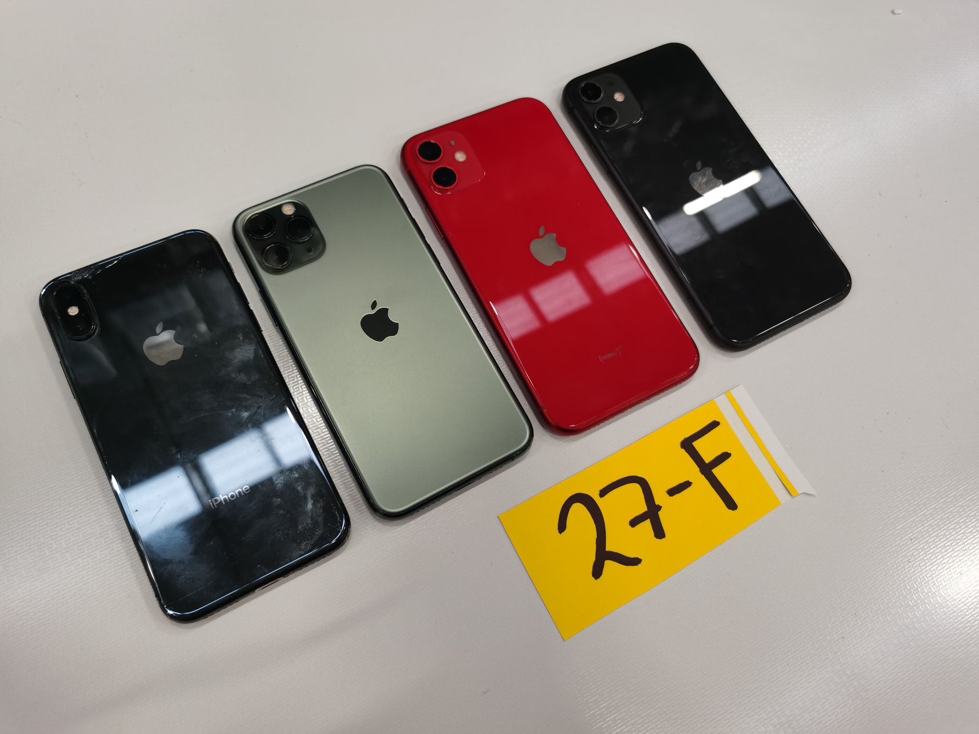 Lote de 4 Equipos Apple: 3 Iphone 11 de 64GB y 1 Iphone X de 256GB - Image 9 of 13