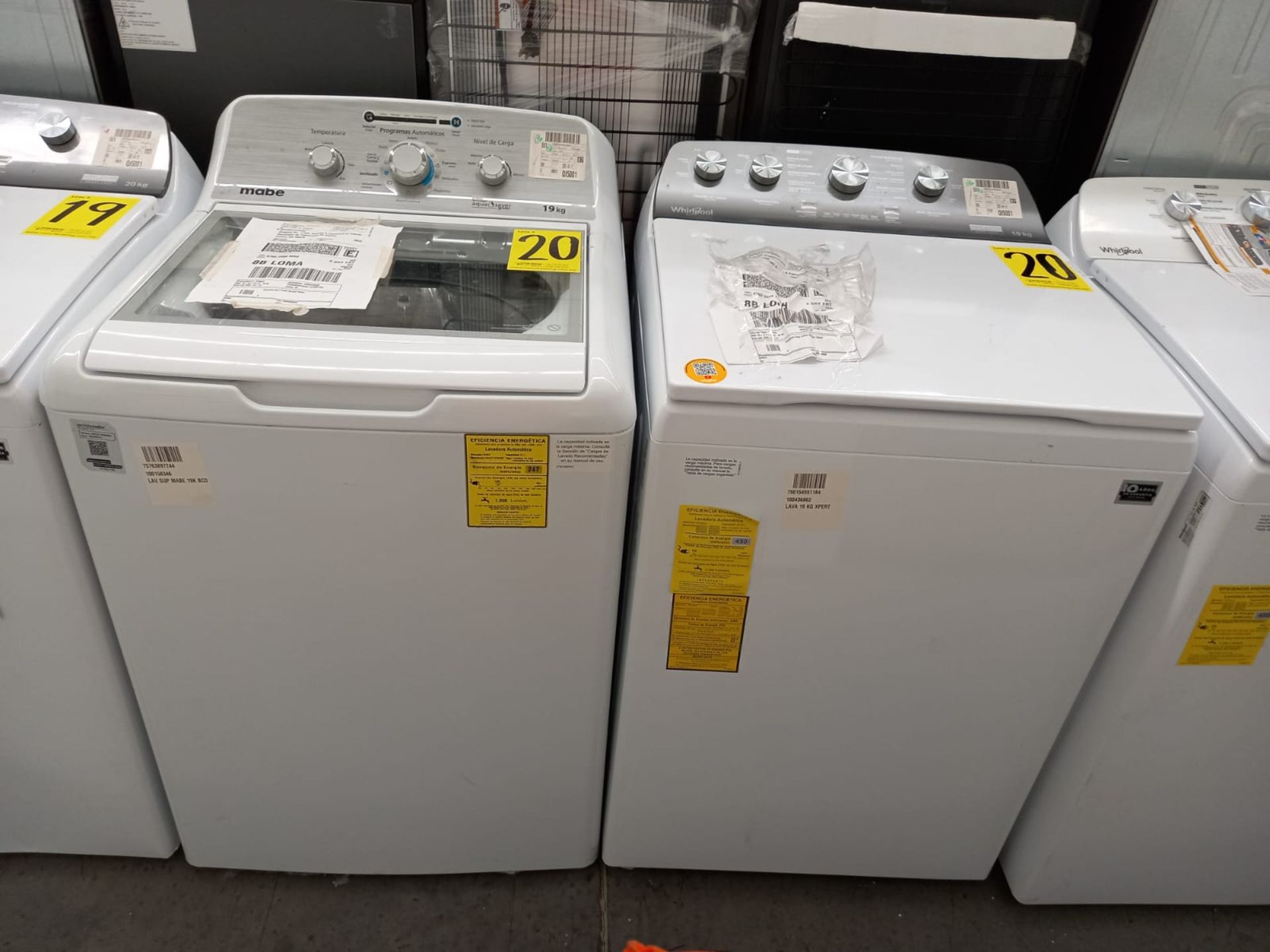 Lote De 2 Lavadoras: 1 Lavadora De 19 Kg Marca Mabe, 1 Lavadora De 19 Kg Marca Whirlpool, Distintos - Image 4 of 11