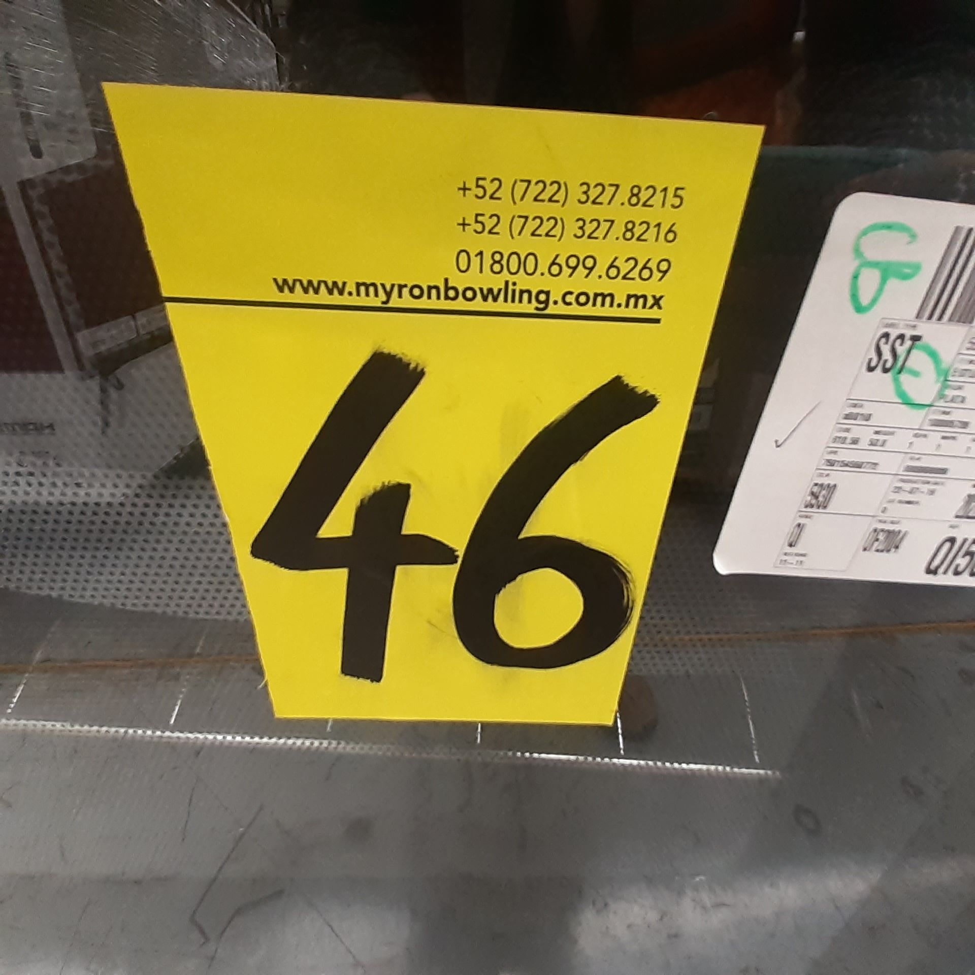 Lote De 2 Estufas: 1 Estufa De 6 Quemadores Marca Whirlpool, 1 Estufa De 4 Quemadores Marca Mabe, Di - Image 17 of 17