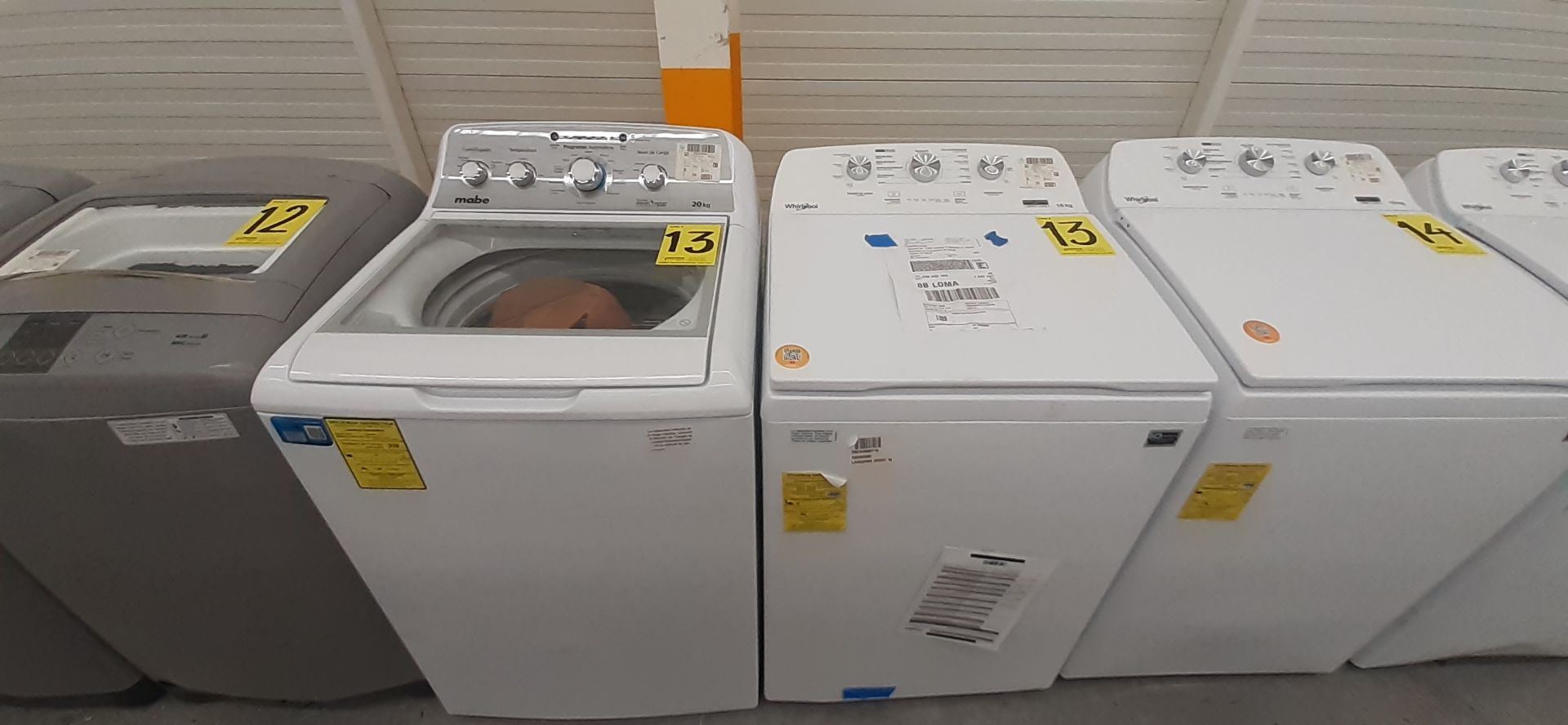 Lote De 2 Lavadoras: 1 Lavadora De 20 Kg, Marca Mabe, 1 Lavadora De 16 Kg, Marca Whirlpool, Distinto - Image 3 of 9