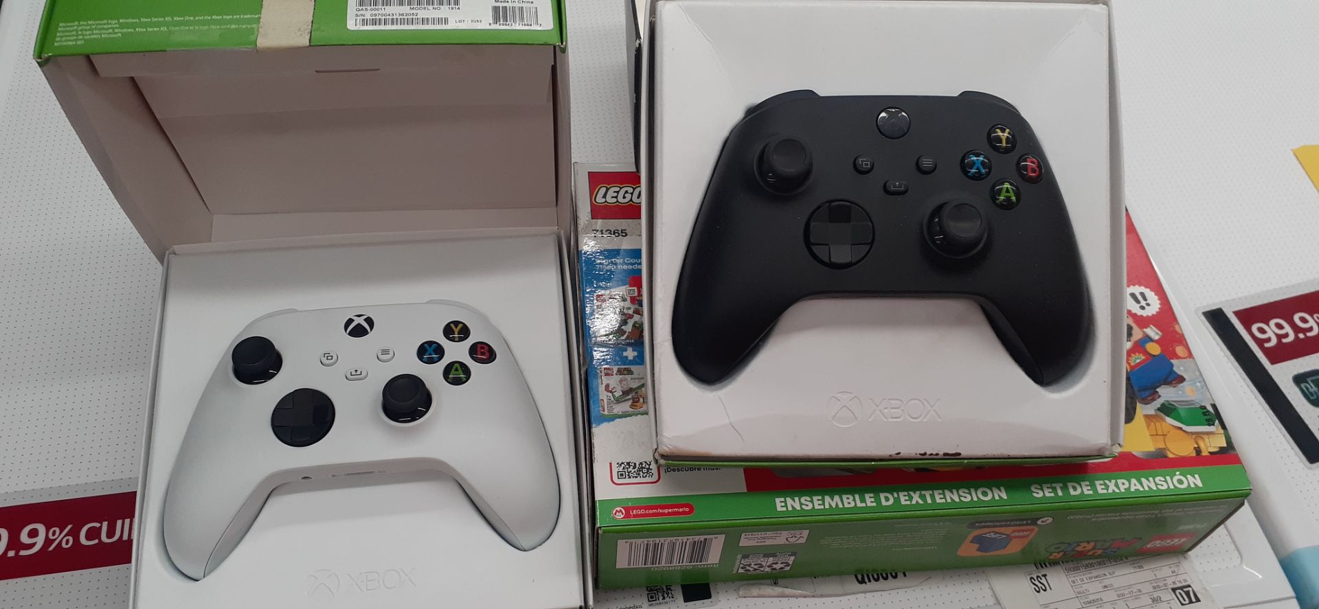 Lote De 4 Artículos Tecnológicos: 1 Nintendo Switch; 1 Computadora All In One, 2 Controles Para Xbox - Image 9 of 15