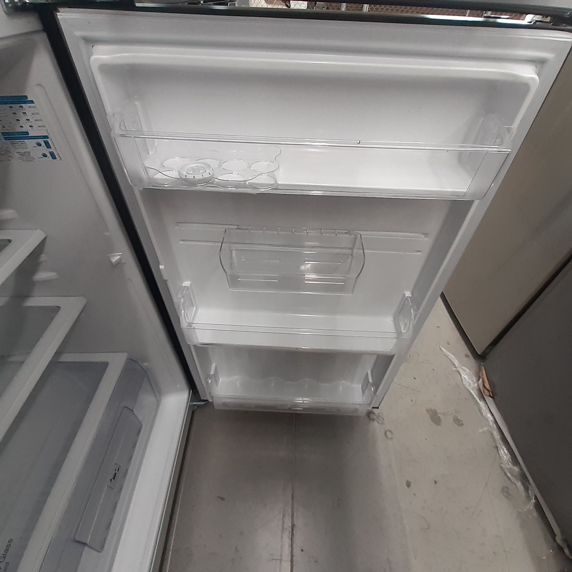 Lote De 2 Refrigeradores: 1 Refrigerador Marca Mabe, 1 Refrigerador Marca Atvio, Distintos Modelos - Image 16 of 23