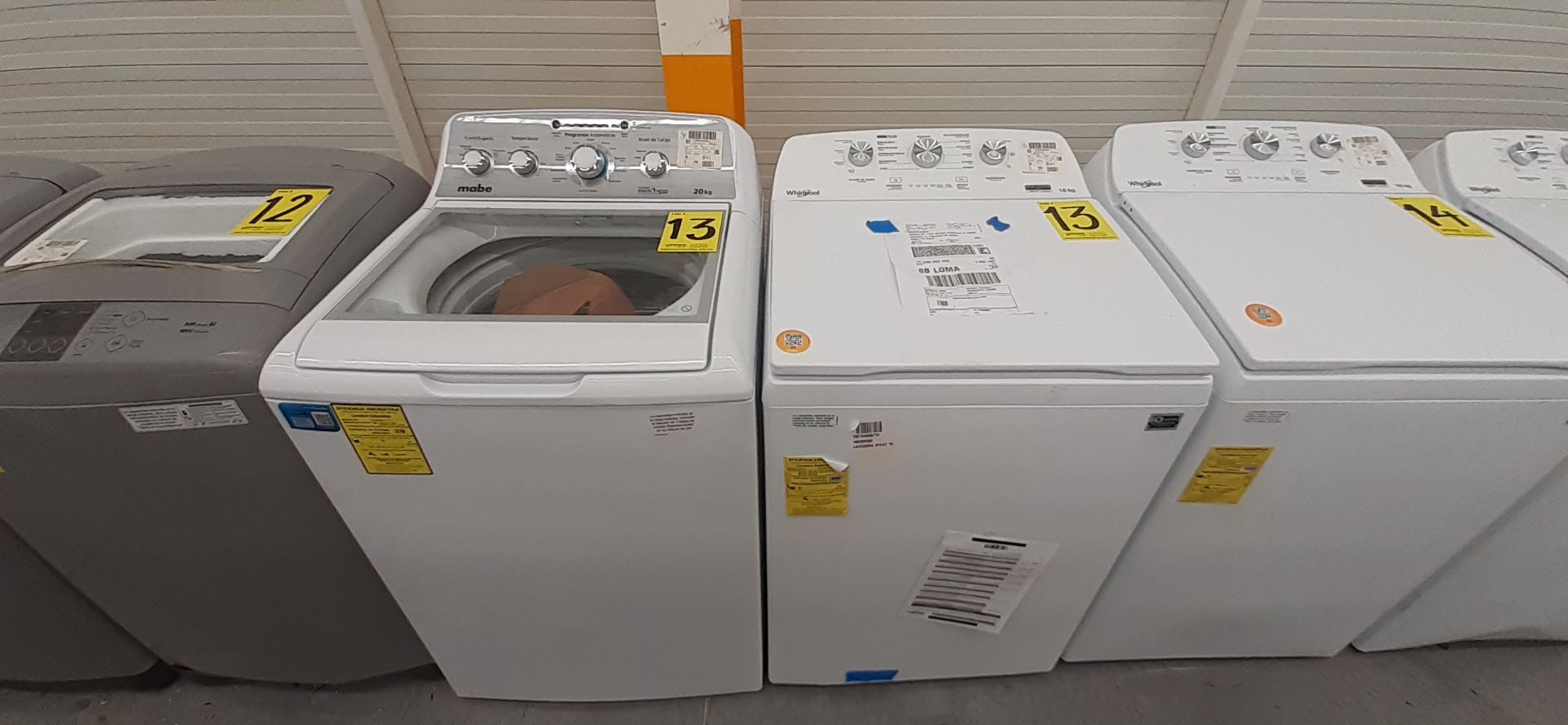 Lote De 2 Lavadoras: 1 Lavadora De 20 Kg, Marca Mabe, 1 Lavadora De 16 Kg, Marca Whirlpool, Distinto