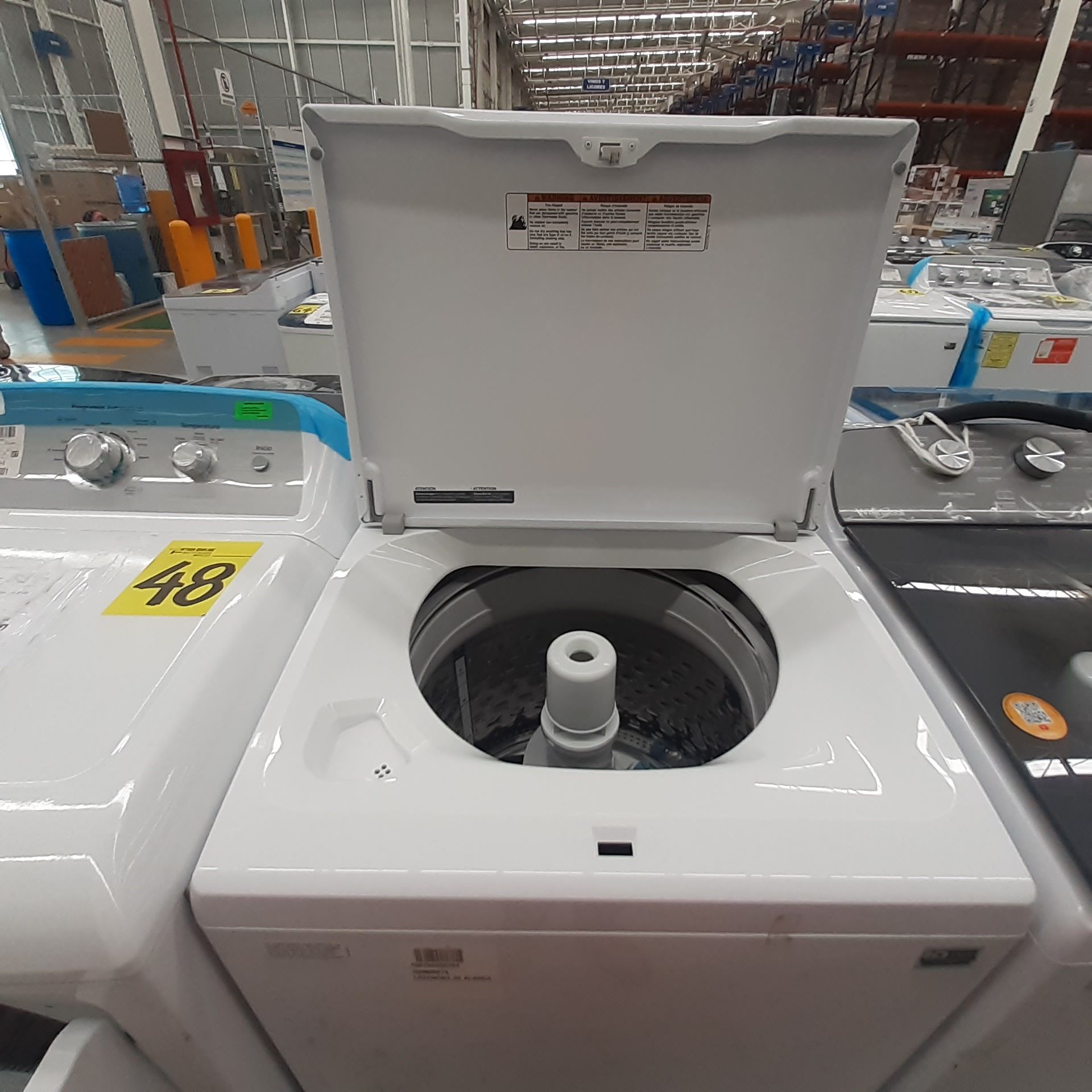 Lote De 2 Lavadoras: 1 Lavadora De 20 Kg, Marca Whirlpool, 1 Lavadora De 22 Kg, Marca Mabe, Distinto - Image 6 of 8