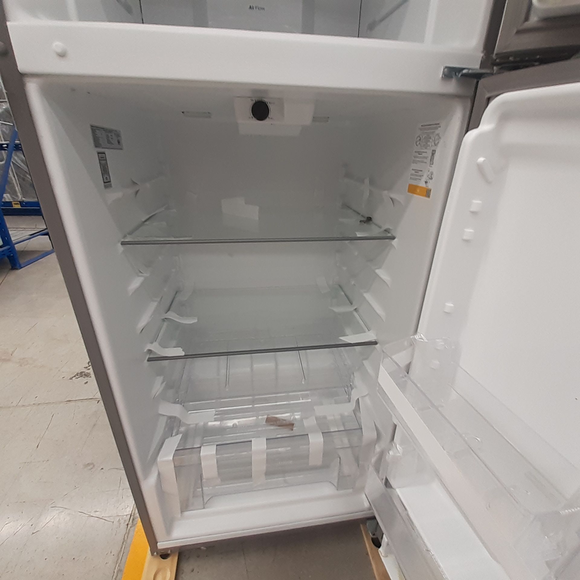 Lote De 3 Refrigeradores: 1 Refrigerador Marca Whirlpool, 1 Refrigerador Marca Mabe, 1 Refrigerador - Image 12 of 22