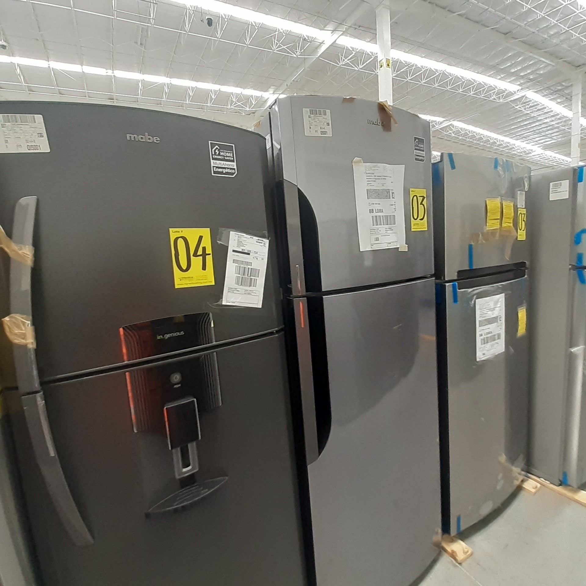 Lote De 2 Refrigeradores: 1 Refrigerador Marca Whirlpool, 1 Refrigerador Marca Mabe, Distintos Model - Image 3 of 22