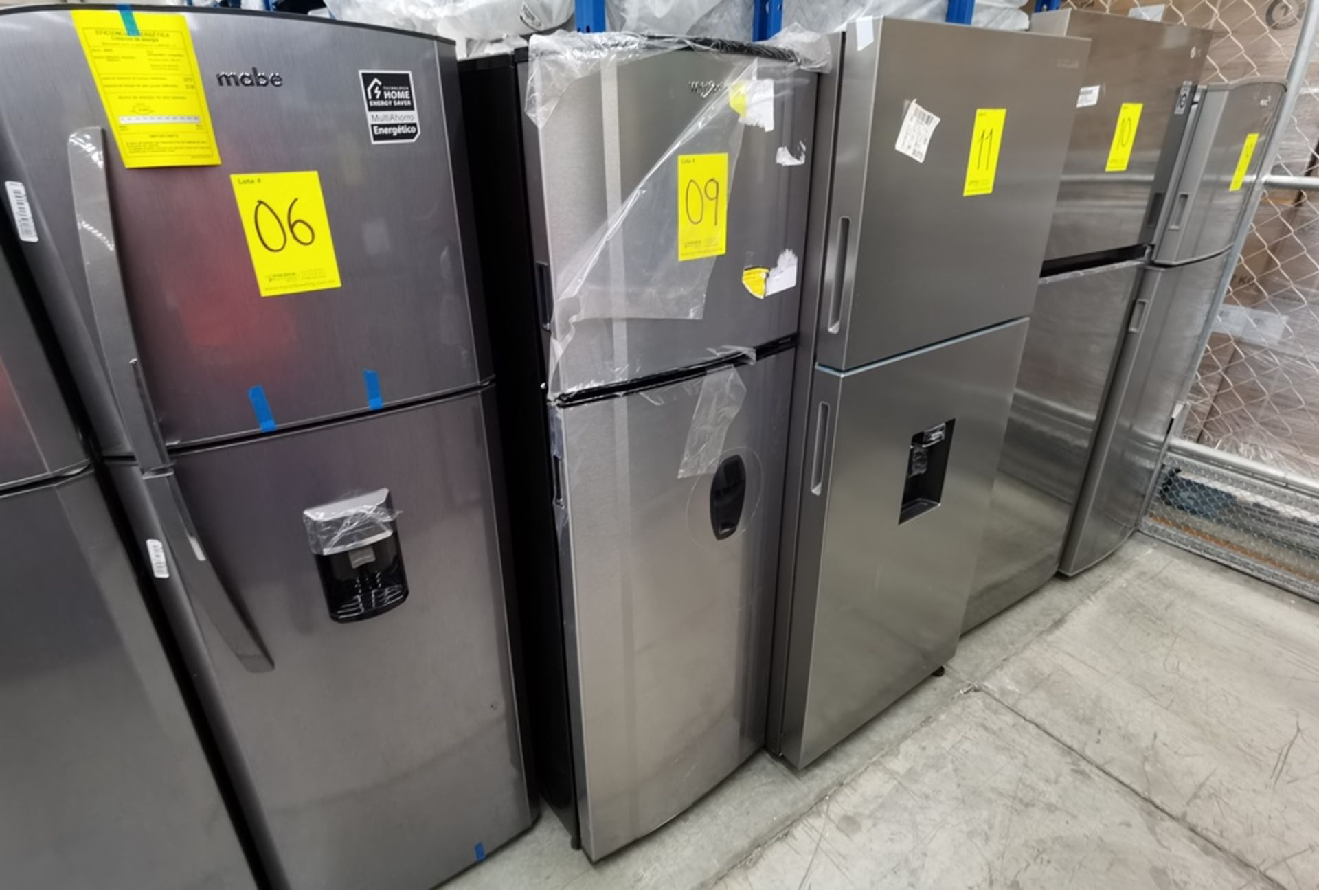 Lote De 2 Refrigeradores Contiene: 1 Refrigerador Marca Across, Modelo AT9007G03, Serie VRB1230980, - Image 10 of 16