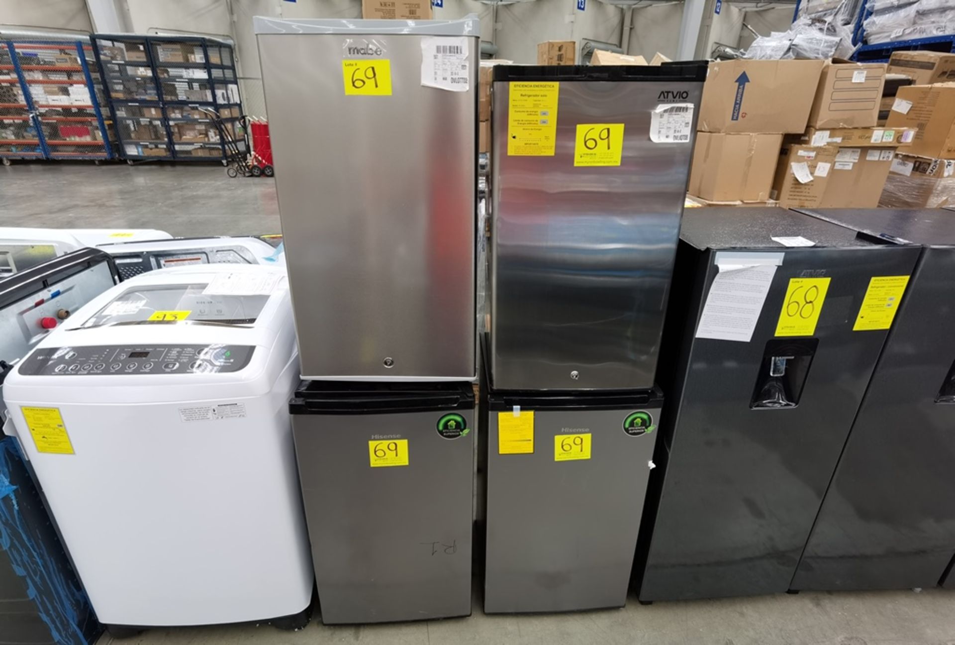 Lote De 4 Refrigeradores Contiene: 1 Refrigerador Marca Atvio, Modelo BC90SU, Serie N/D, Color Gris - Image 2 of 11