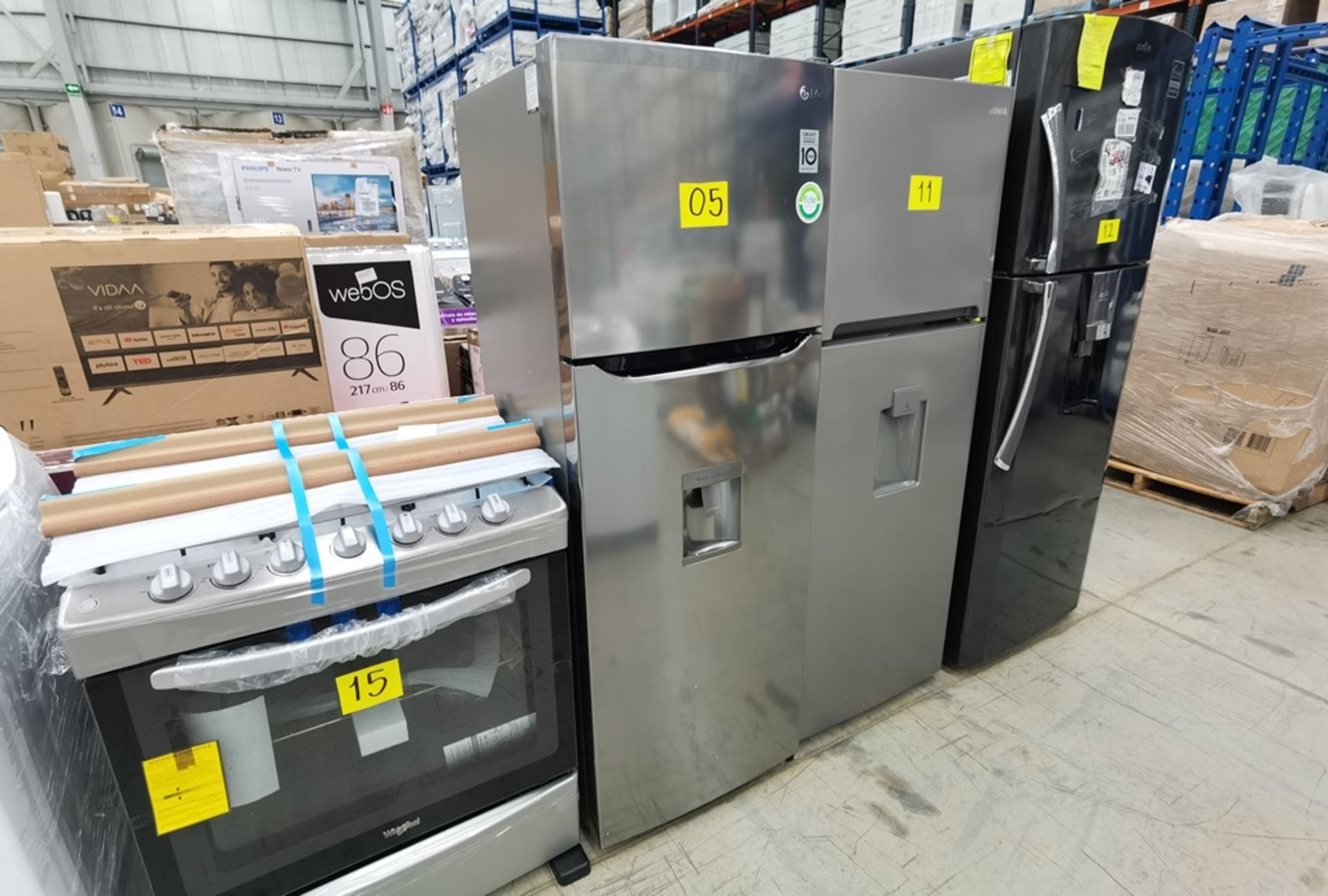 Lote De 2 Refrigeradores Contiene: 1 Refrigerador Marca Mabe, Modelo RME360FD, Serie 2205B503535, C - Image 12 of 17