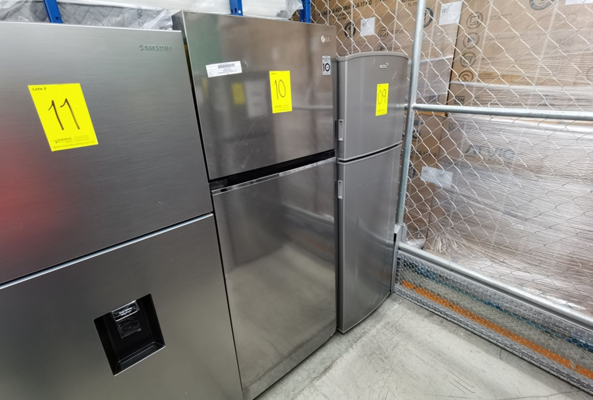 Lote De 2 Refrigeradores Contiene: 1 Refrigerador Marca LG, Modelo VT40BP, Serie 112MRTT1R457, Colo - Image 7 of 14