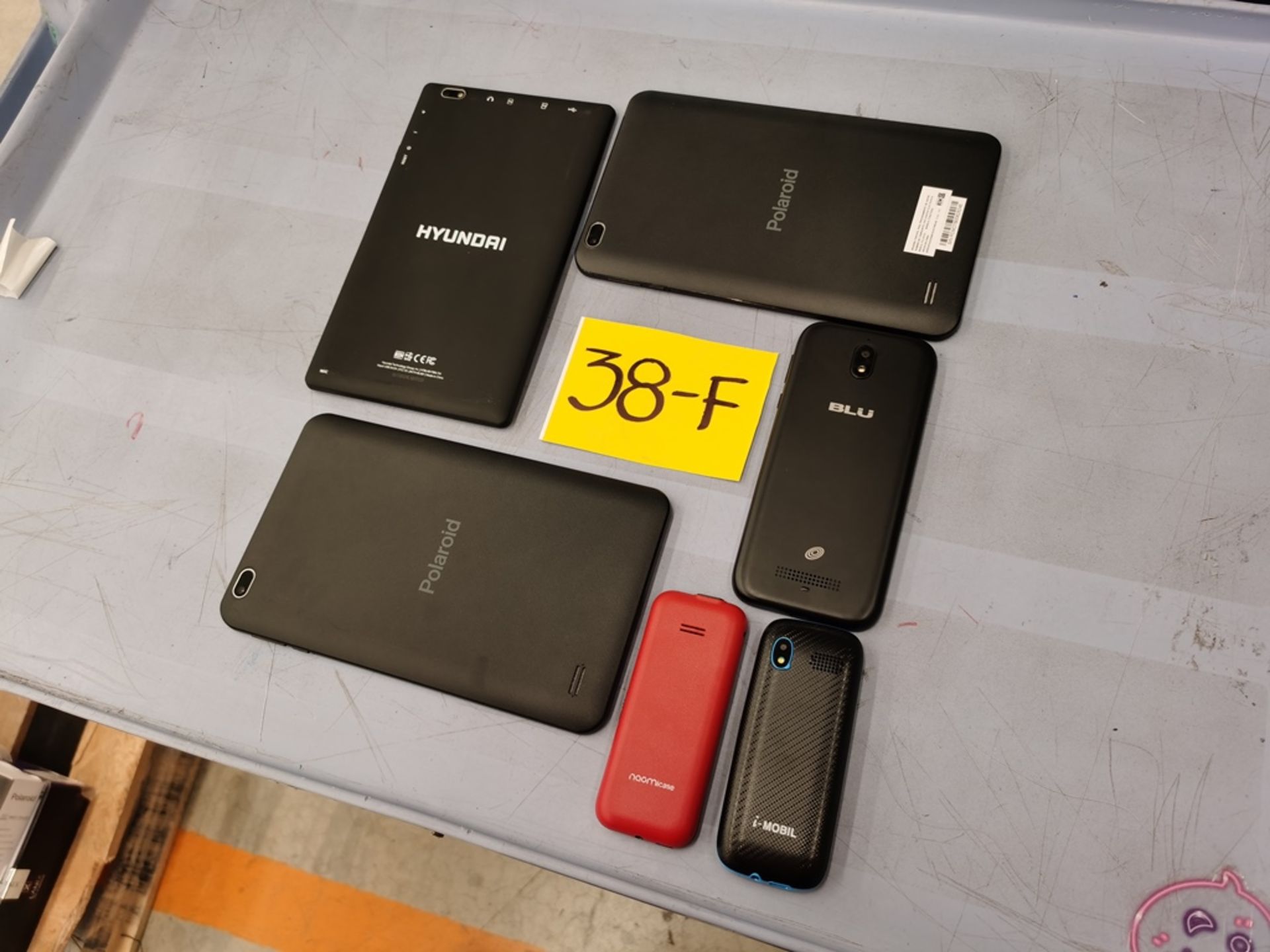 Lote De 6 Artículos Contiene: 1 Tablet Hyundai Modelo Hytabplus, No Enciende, No Se Asegura Su Func - Image 12 of 13