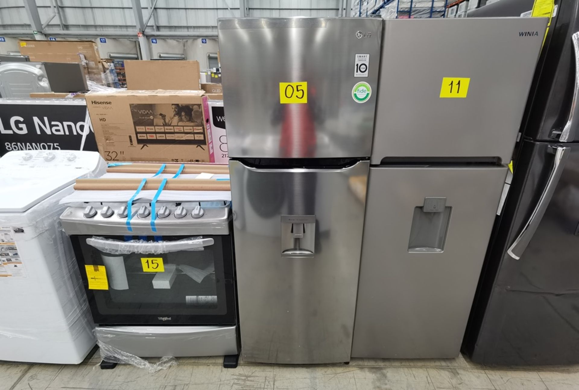 Lote De 2 Refrigeradores Contiene: 1 Refrigerador Marca Mabe, Modelo RME360FD, Serie 2205B503535, C - Image 10 of 17