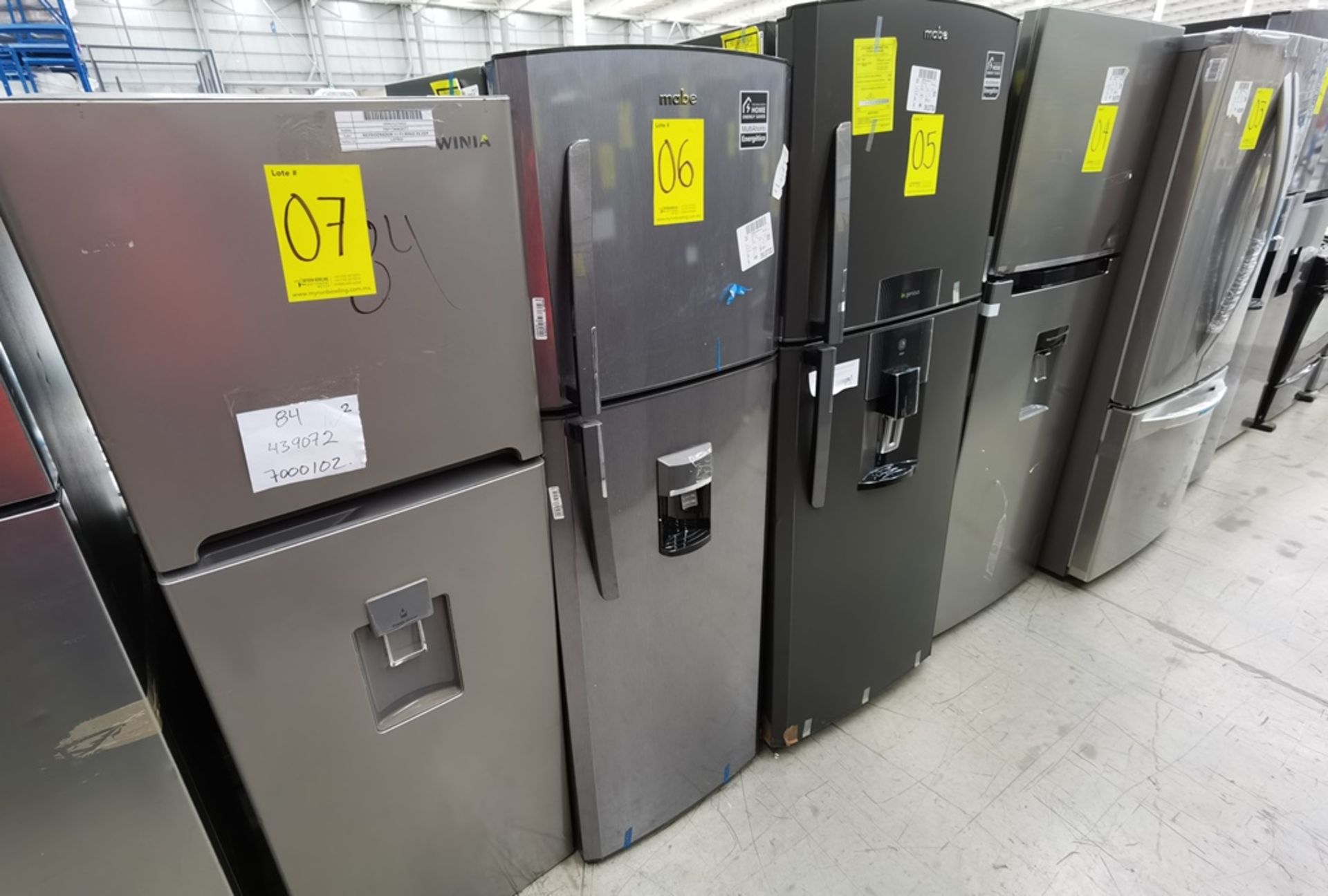 Lote De 2 Refrigeradores Contiene: 1 Refrigerador Marca Mabe, Modelo RMA250FyMR, Serie 2208B600860, - Image 3 of 9