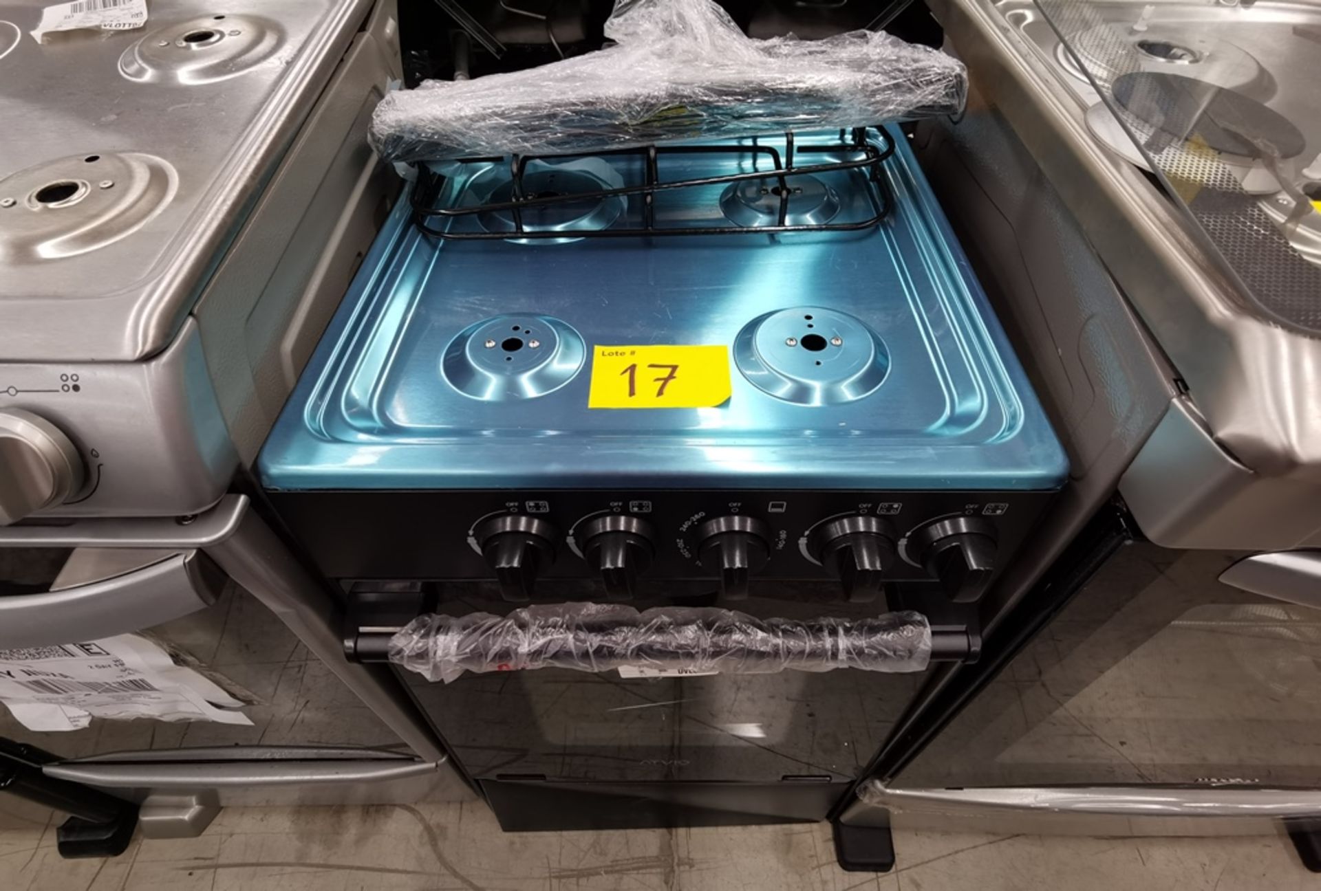 Lote De 3 Estufas Contiene: 1 Estufa De 6 Quemadores Marca Whirlpool, Modelo WF7419D00, Serie VEA36 - Image 14 of 19