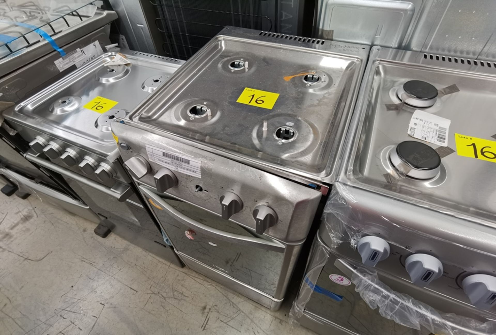 Lote De 4 Estufas Contiene: 1 Estufa De 4 Quemadores Marca Whirlpool, Modelo AW5400D01, Serie VEB25 - Image 14 of 25