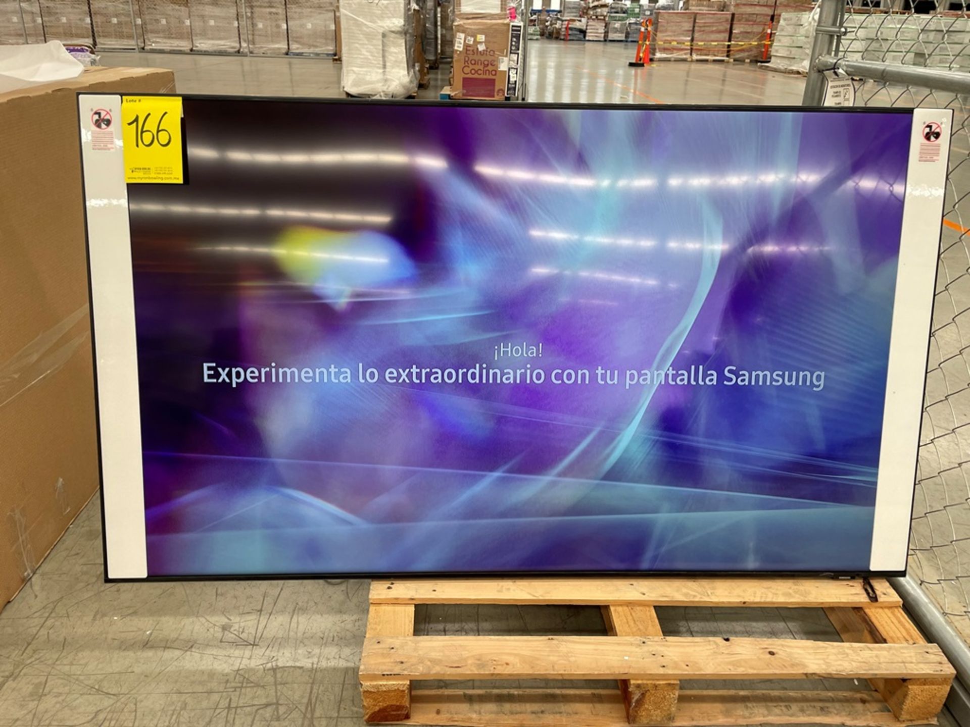 Lote de 2 Pantallas contiene: 1 Pantalla Samsung de 70" Modelo AU8000 Crystal UHD, 1 Pantalla S - Image 11 of 14