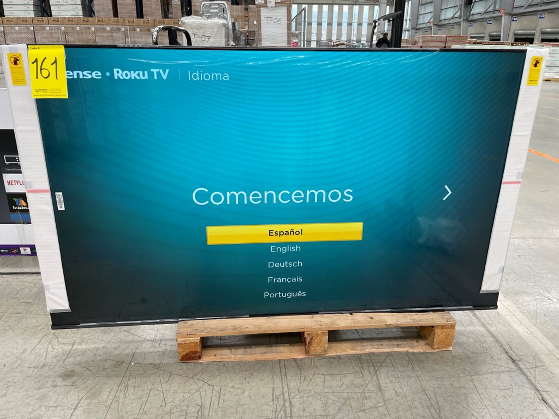 Lote de 2 Pantallas contiene: 1 Pantalla de 75" Marca Hisense Modelo 75AG6R, Roku TV, 1 Pantall - Image 8 of 13