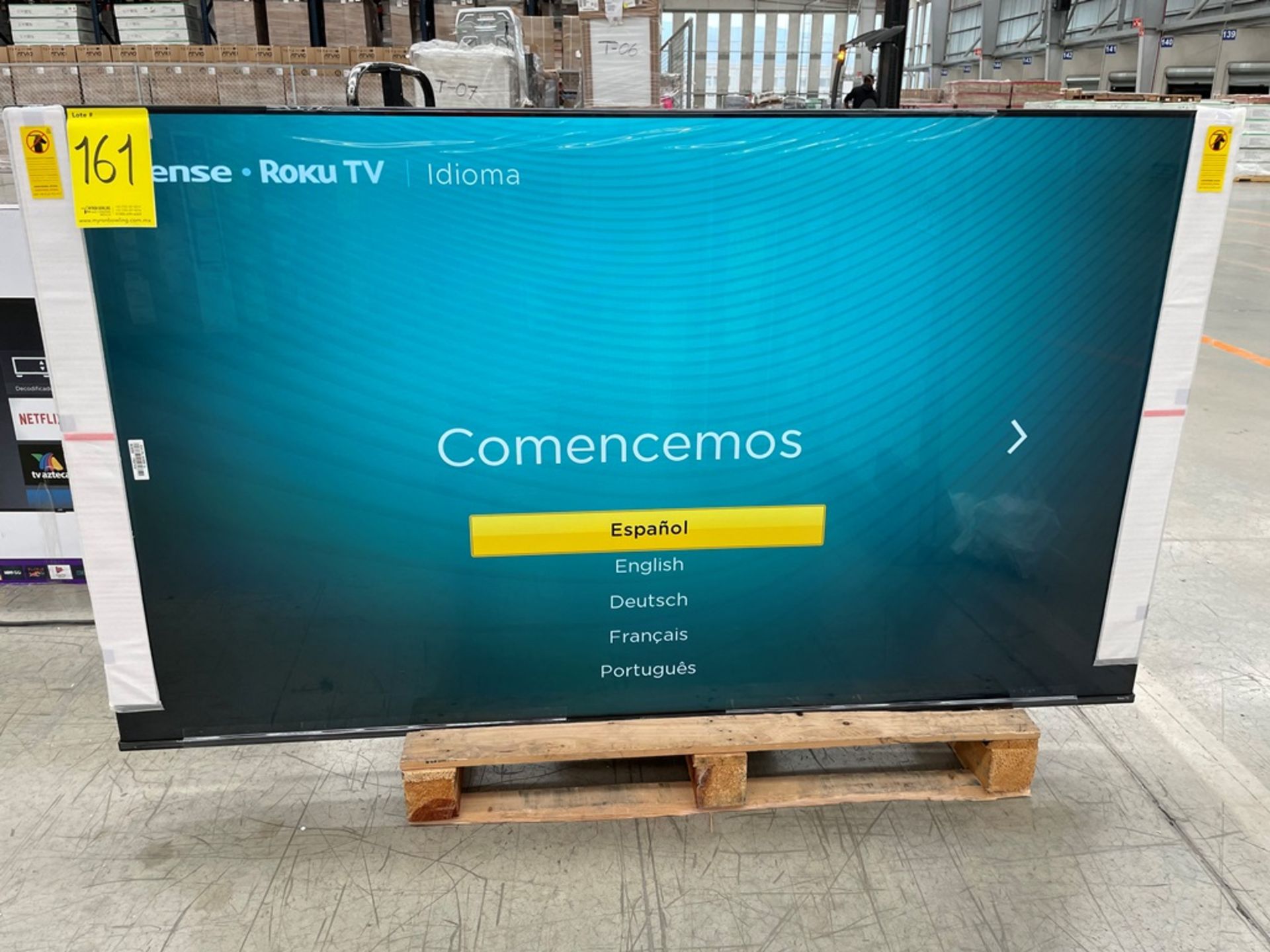 Lote de 2 Pantallas contiene: 1 Pantalla de 75" Marca Hisense Modelo 75AG6R, Roku TV, 1 Pantall - Image 7 of 13