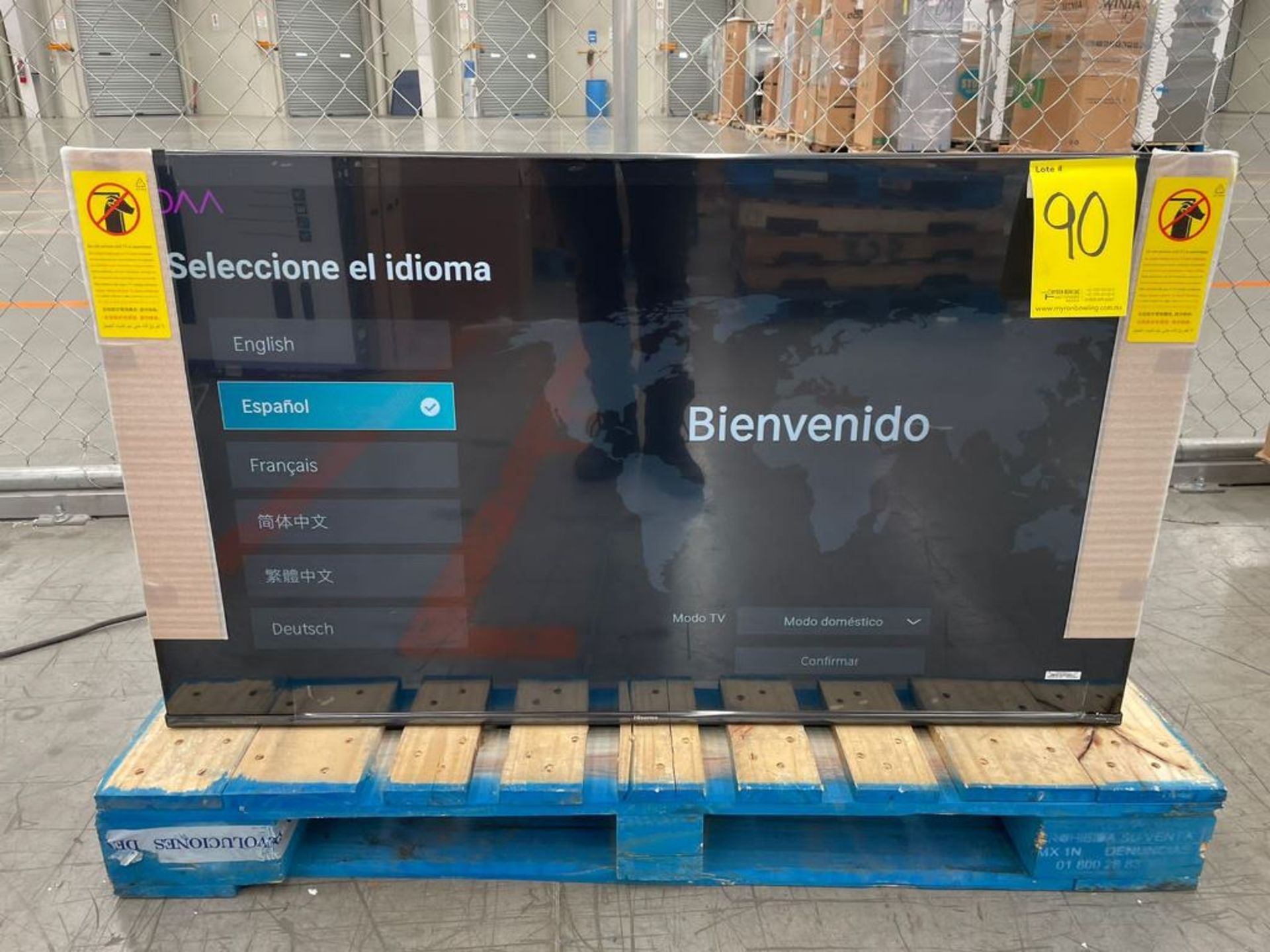 Lote de 2 Pantallas contiene: 1 Pantalla de 50" Marca Samsung, Modelo AU7000 UHD, 1 Pantalla de