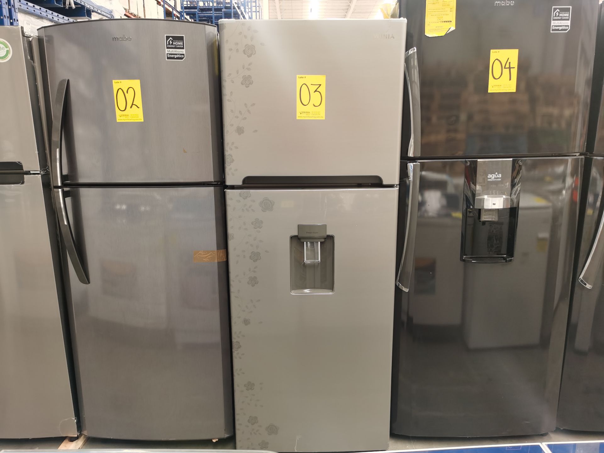 1 Refrigerador con dispensador de agua Marca Winia, Modelo DFR-40510GNDG, No de serie MR226N07