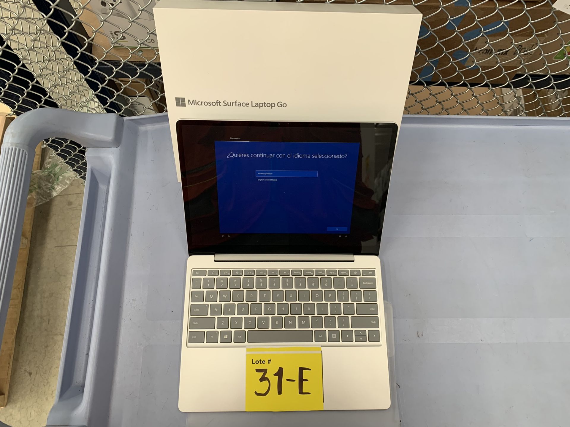 Lote De 2 Laptops Contiene: 1 Laptop MS Surface GO Marca Microsoft Modelo 1943, Serie 012012104