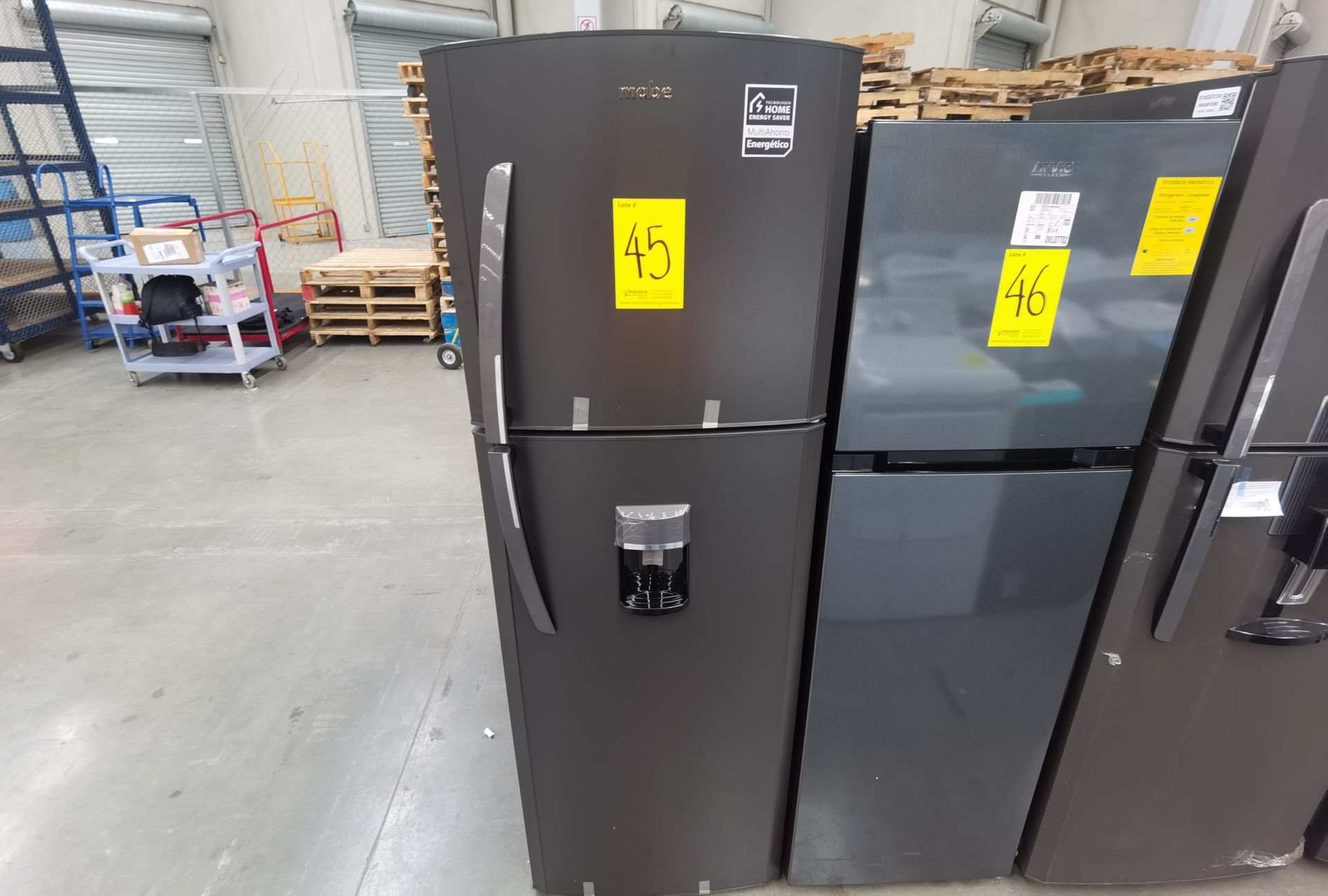 1 Refrigerador con dispensador de agua Marca MABE, Modelo RMA300FJMR, No de serie 2209B702213