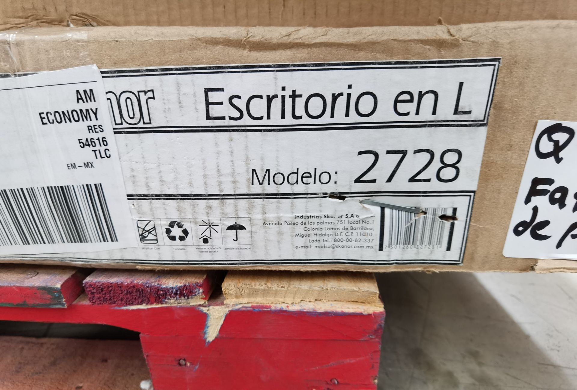 Tarima de 13 cajas de muebles de madera para armar, solo por partes favor de inspeccionar. (No - Image 5 of 6