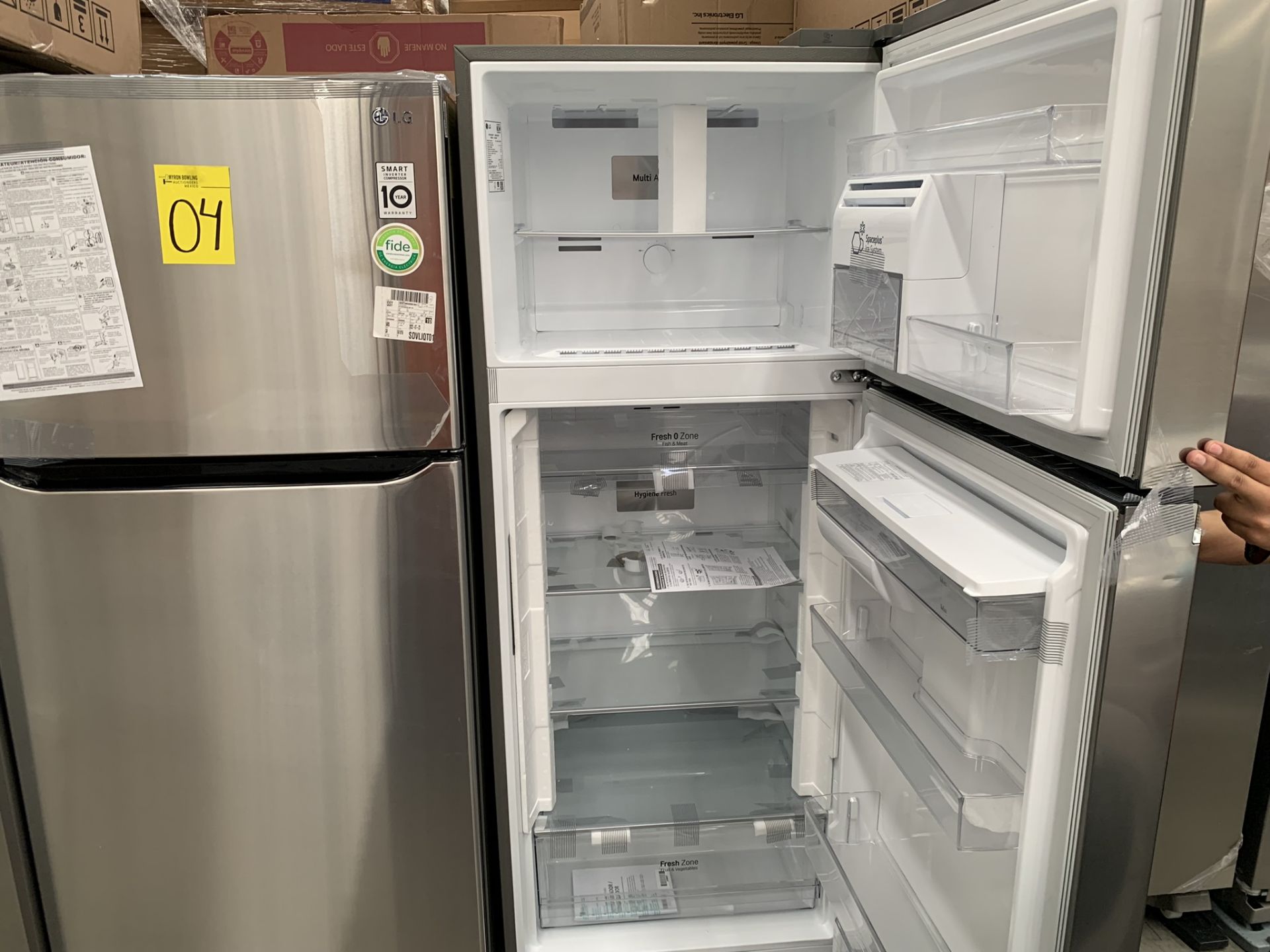 1 Refrigerador con dispensador de agua Marca LG, Modelo VT40AWP, No de serie 205MRSS3V726, Color Gr - Image 7 of 8