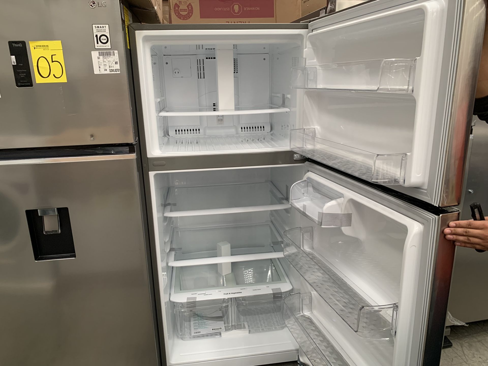 Lote conformado por un refrigerador + Frigobar: 1 Refrigerador Marca LG, Modelo LT57BPSX, No de ser - Image 14 of 17
