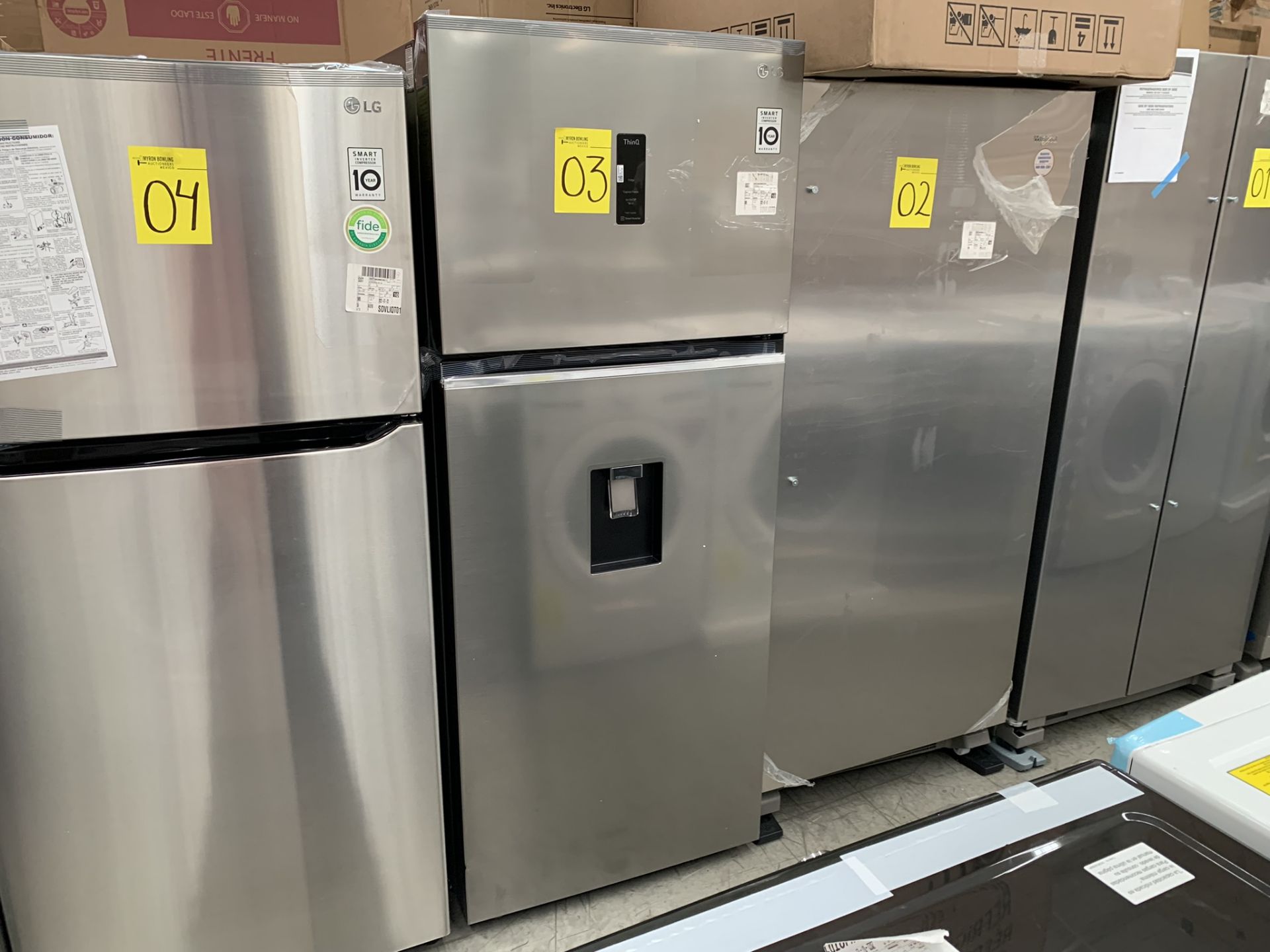 1 Refrigerador con dispensador de agua Marca LG, Modelo VT40AWP, No de serie 205MRSS3V726, Color Gr - Image 4 of 8