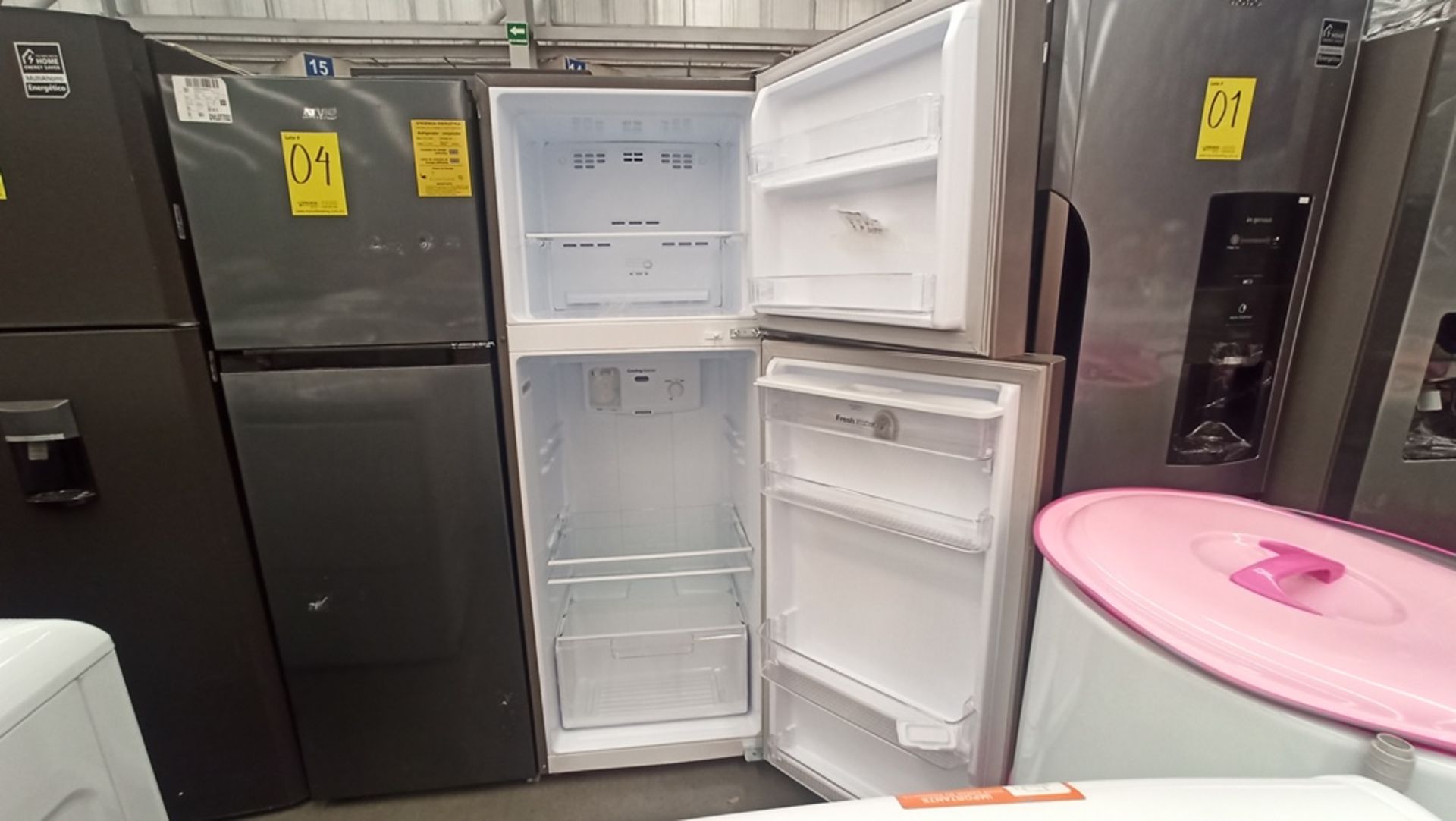 1 Refrigerador Marca WINIA, Modelo BFR32210GMDX, No De Serie MR228N08610320, Color Gris, LB-607 - Image 7 of 9