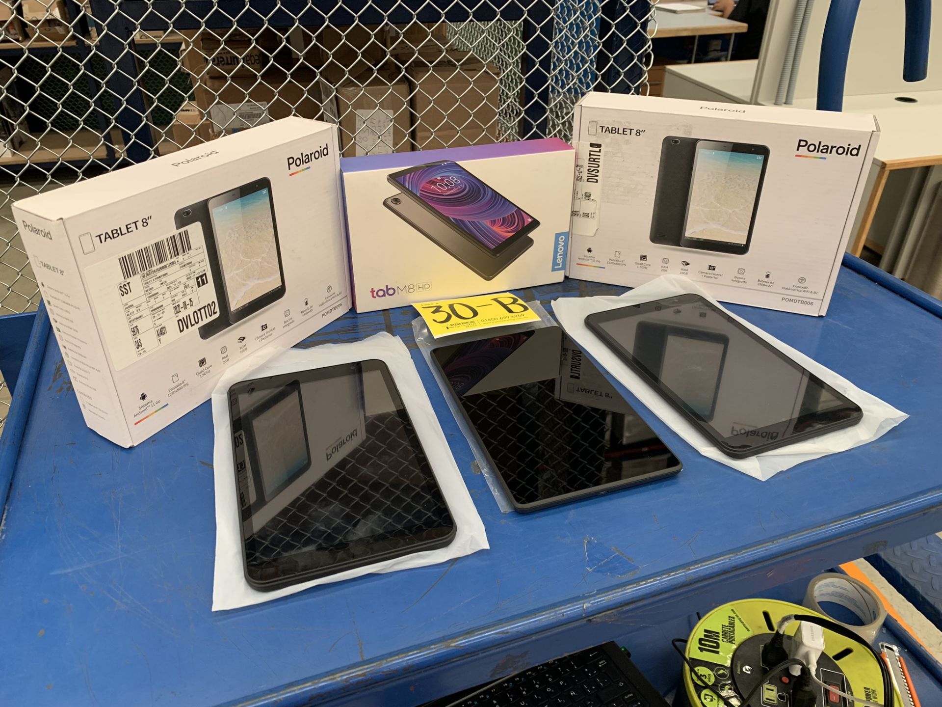 Lote De 3 Tablets Contiene: 1 Tablet De 8" Marca Lenovo, Modelo TB8505F, Serie HGR2D36S, SO And - Image 6 of 9