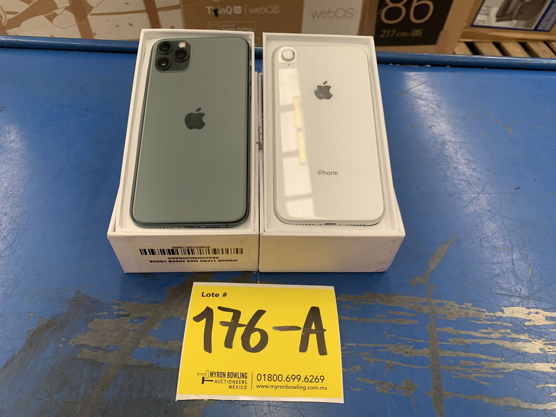 Lote De 2 Teléfonos Celular Contiene: 1 Iphone Marca Apple, Modelo 11 PRO-MAX, Color Verde, 256