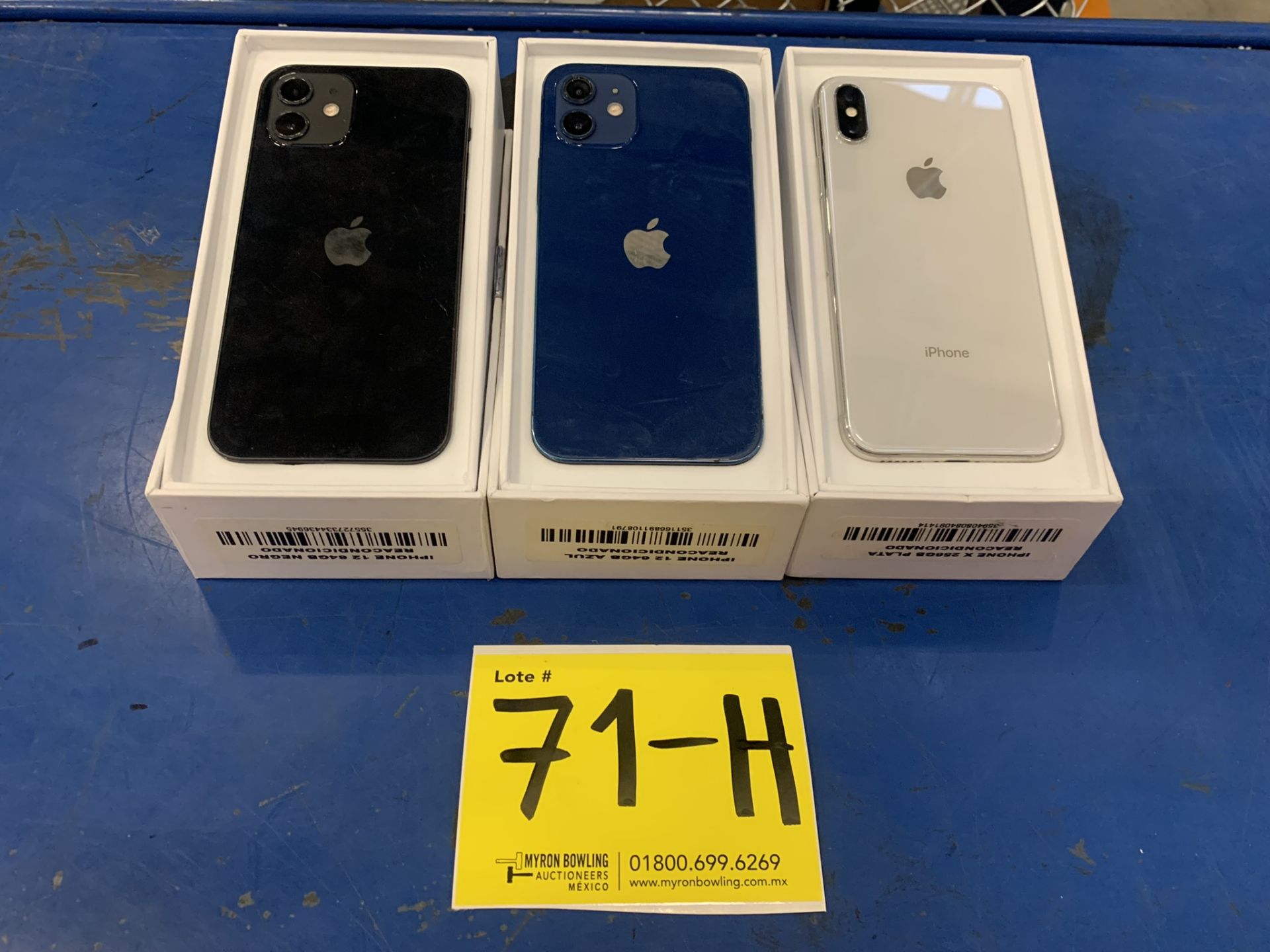 Lote De 3 Teléfonos Celular Contiene: 1 Iphone Marca Apple, Modelo 12, Color Negro, 64 GB De Al