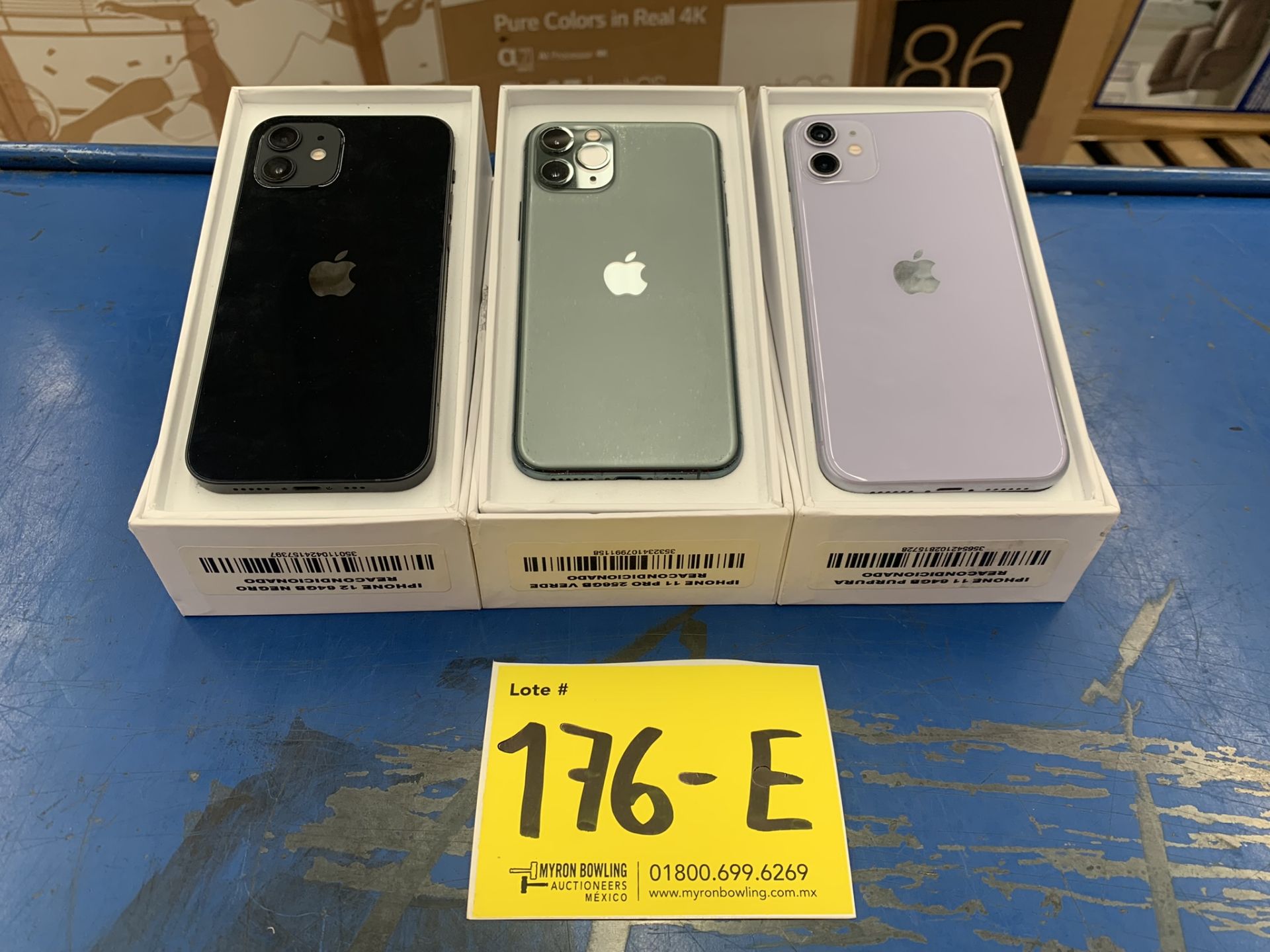 Lote De 3 Teléfonos Celular Contiene: 1 Iphone Marca Apple, Modelo 12, Color Negro, 64 GB De Al