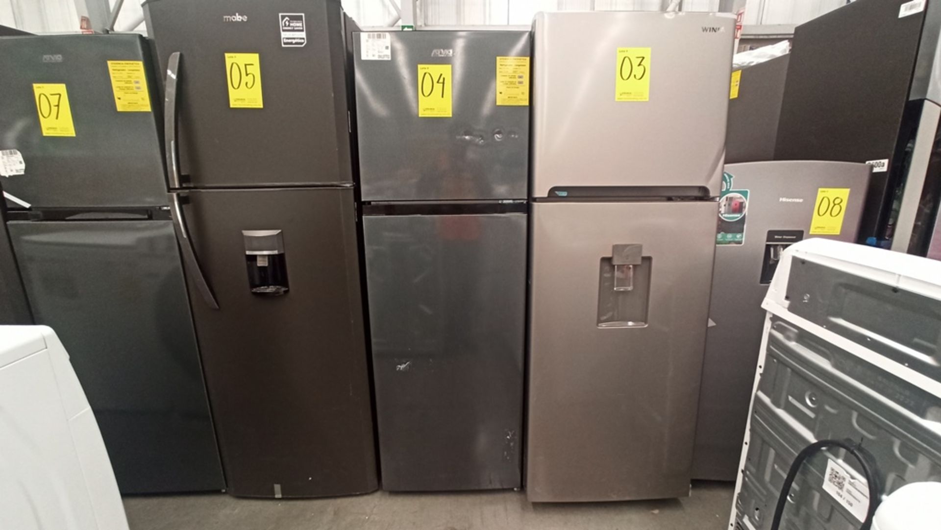 1 Refrigerador Marca ATVIO, Modelo AT9.4TMS, No De Serie N/D, Color Gris, LB-609241, Detalles E - Image 2 of 9