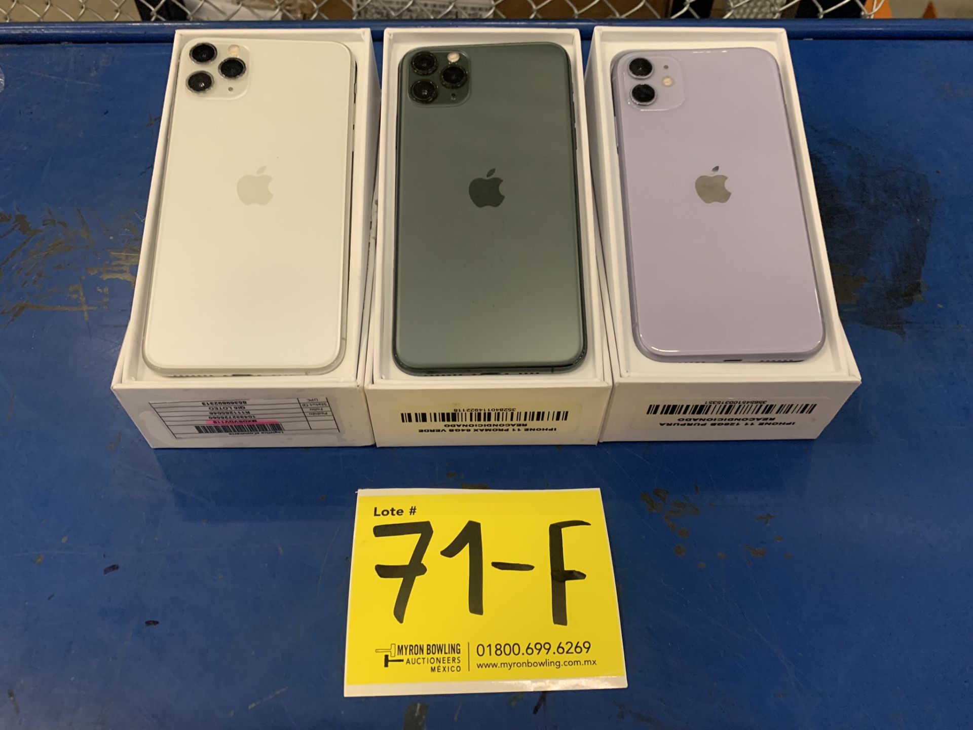 Lote De 3 Teléfonos Celular Contiene: 1 Iphone Marca Apple, Modelo 11 PRO MAX, Color Plata, 256