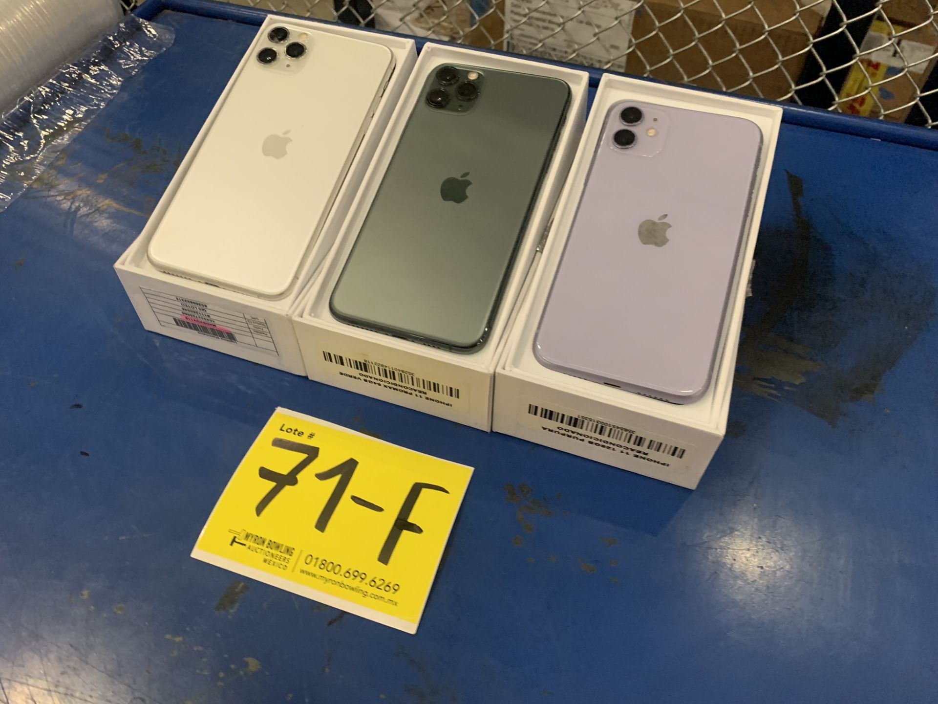 Lote De 3 Teléfonos Celular Contiene: 1 Iphone Marca Apple, Modelo 11 PRO MAX, Color Plata, 256 - Image 4 of 9