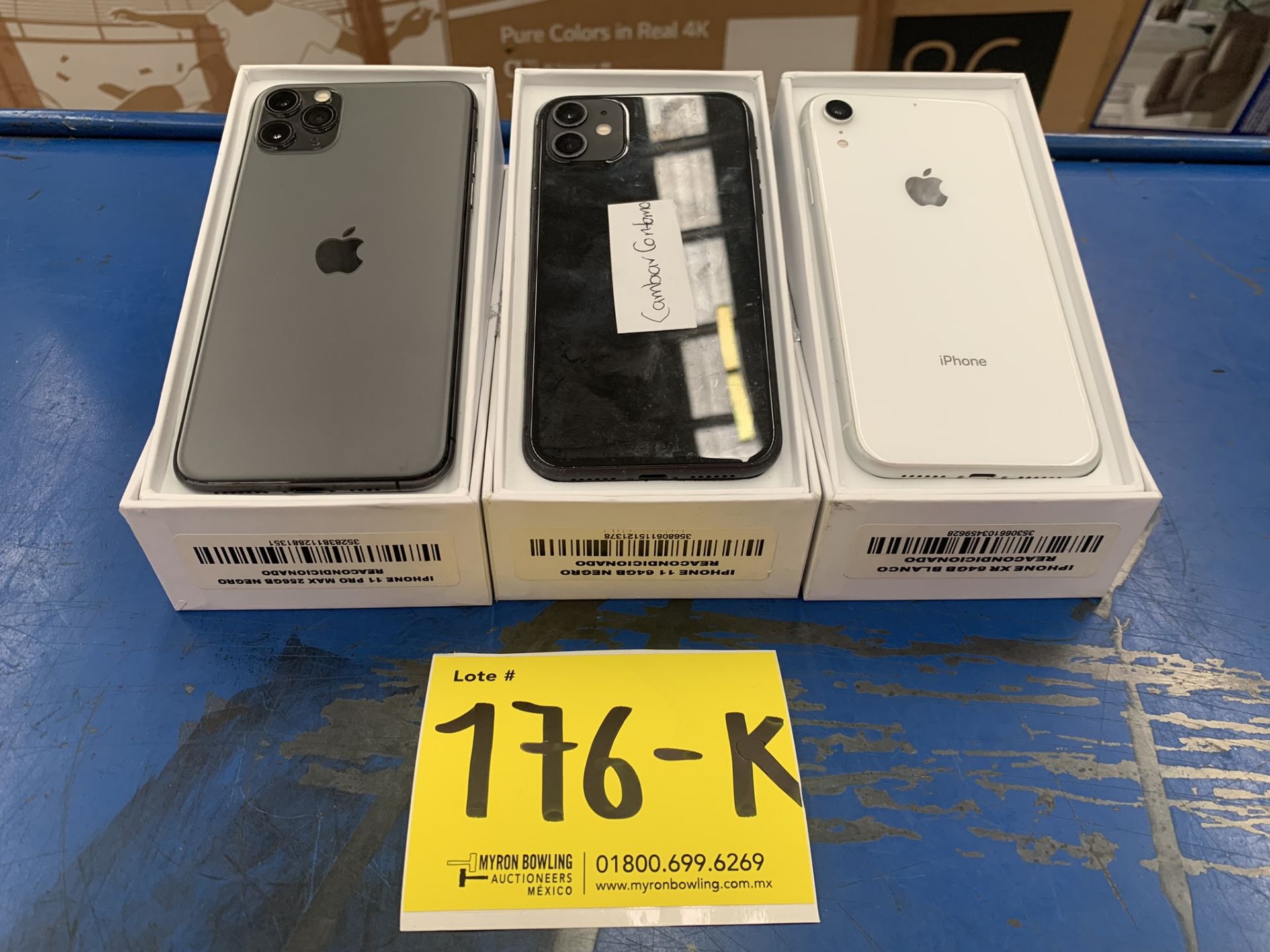 Lote De 3 Teléfonos Celular Contiene: 1 Iphone Marca Apple, Modelo 11 PRO-MAX, Color Negro, 256