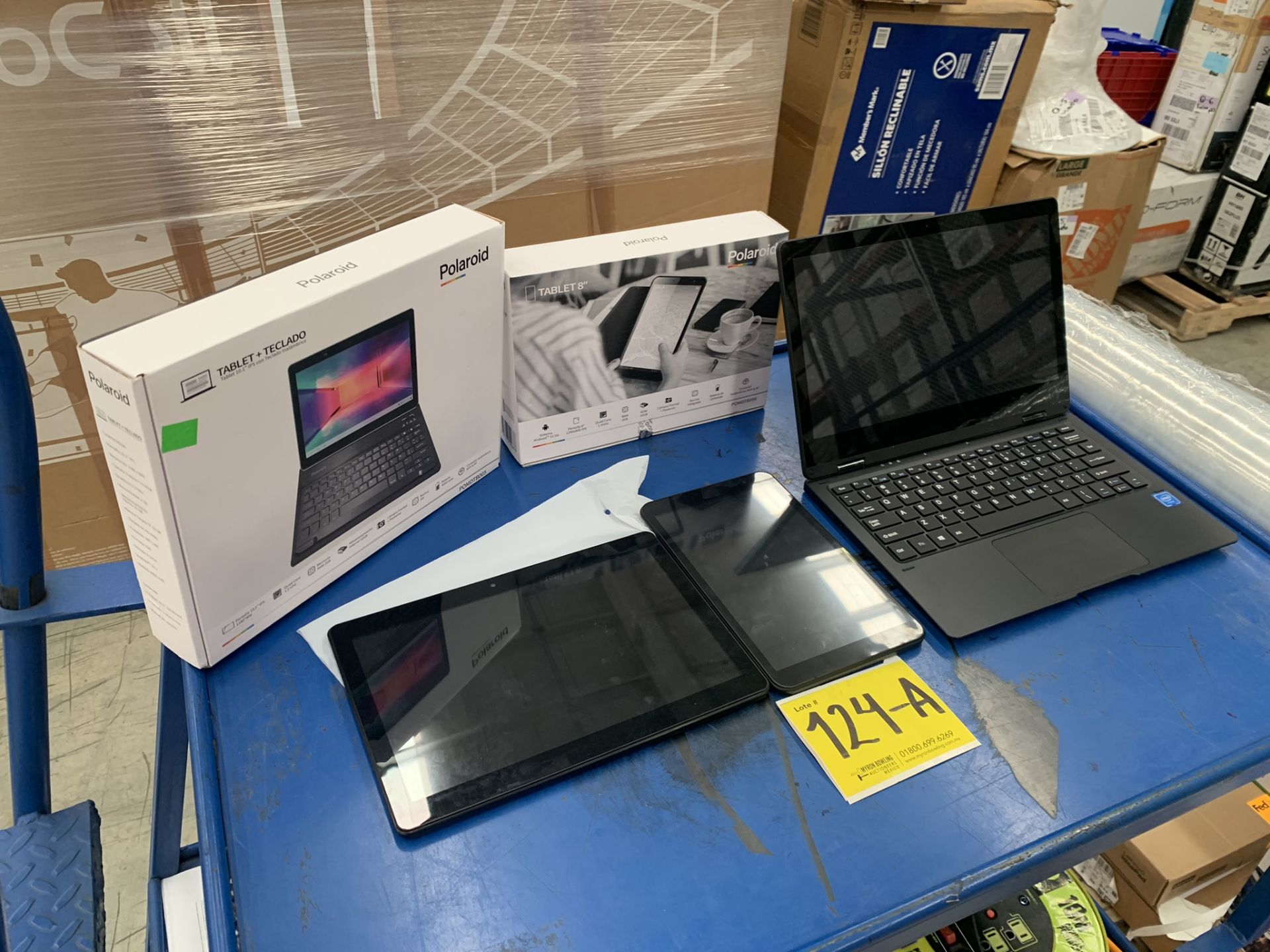 Lote De 1 Laptop + 2 Tablet Contiene: 1 Laptop Marca Hunday, Modelo HTLF11INC4Z1EBK, Serie N/D, - Image 3 of 9