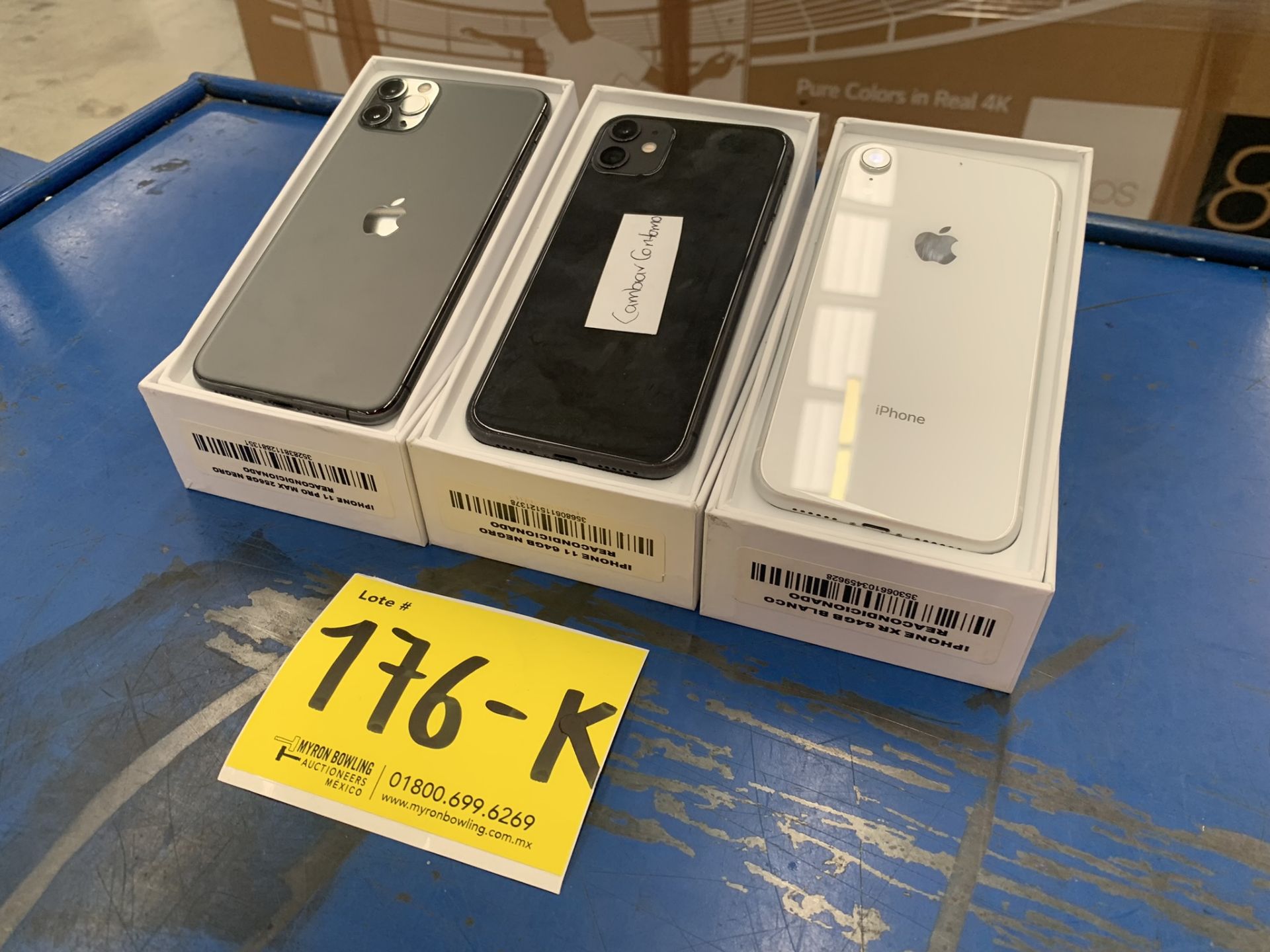 Lote De 3 Teléfonos Celular Contiene: 1 Iphone Marca Apple, Modelo 11 PRO-MAX, Color Negro, 256 - Image 4 of 7