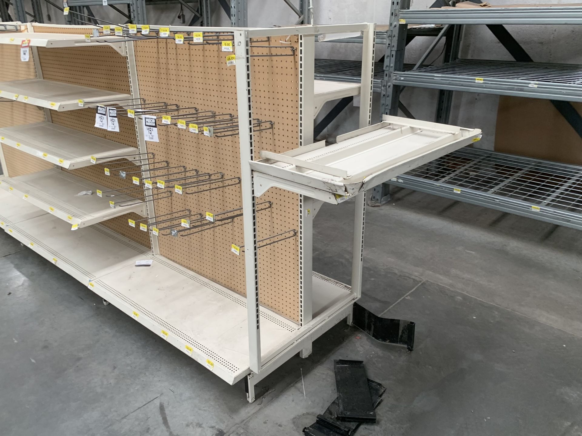 2 gondola-type display cabinet measures 3.80 x 0.91 x 1.55 that are made up of 10 posts and 37 trays - Image 31 of 35